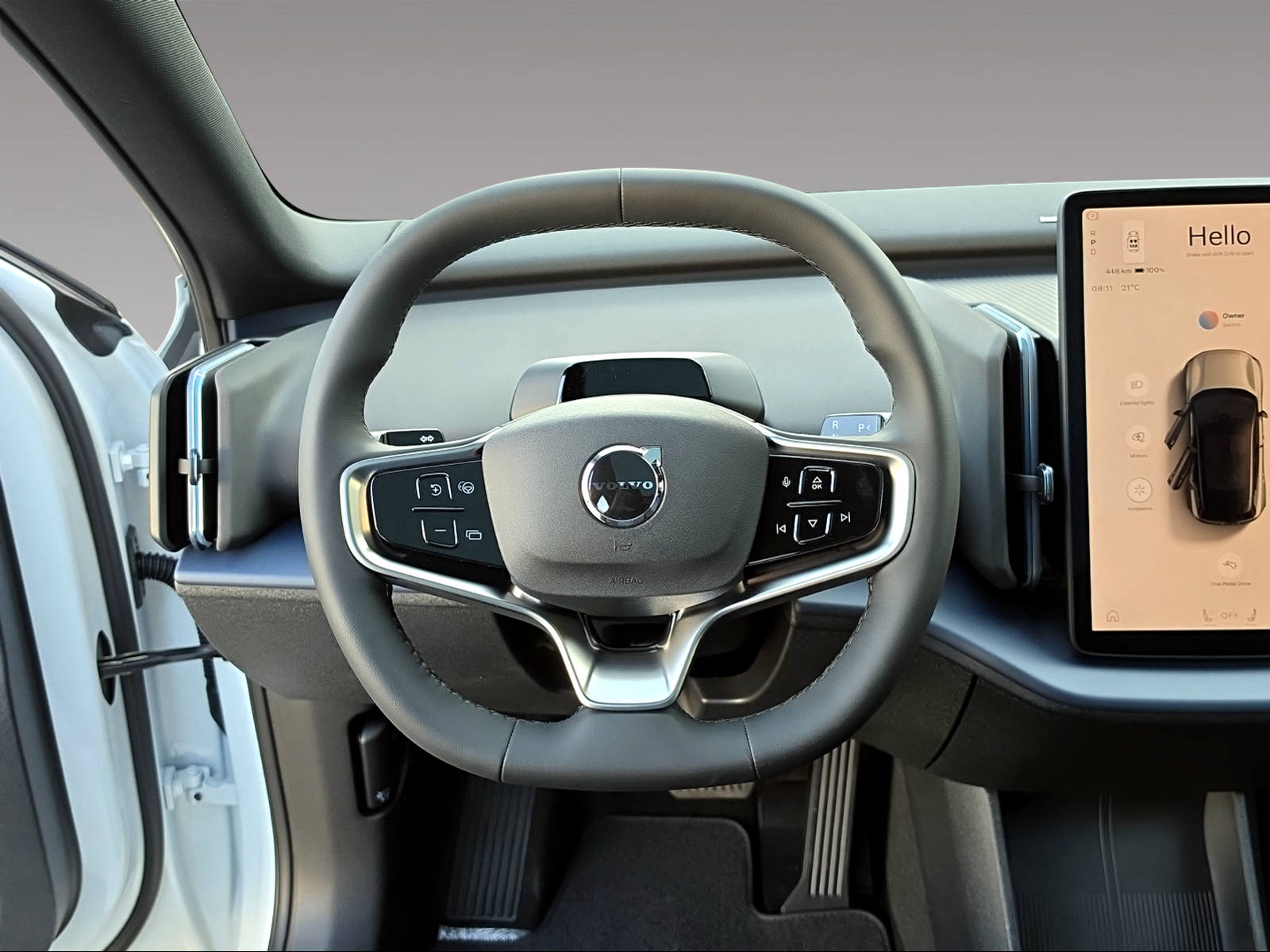 VOLVO EX30 P8 69 kWh AWD Black Edition-image-9