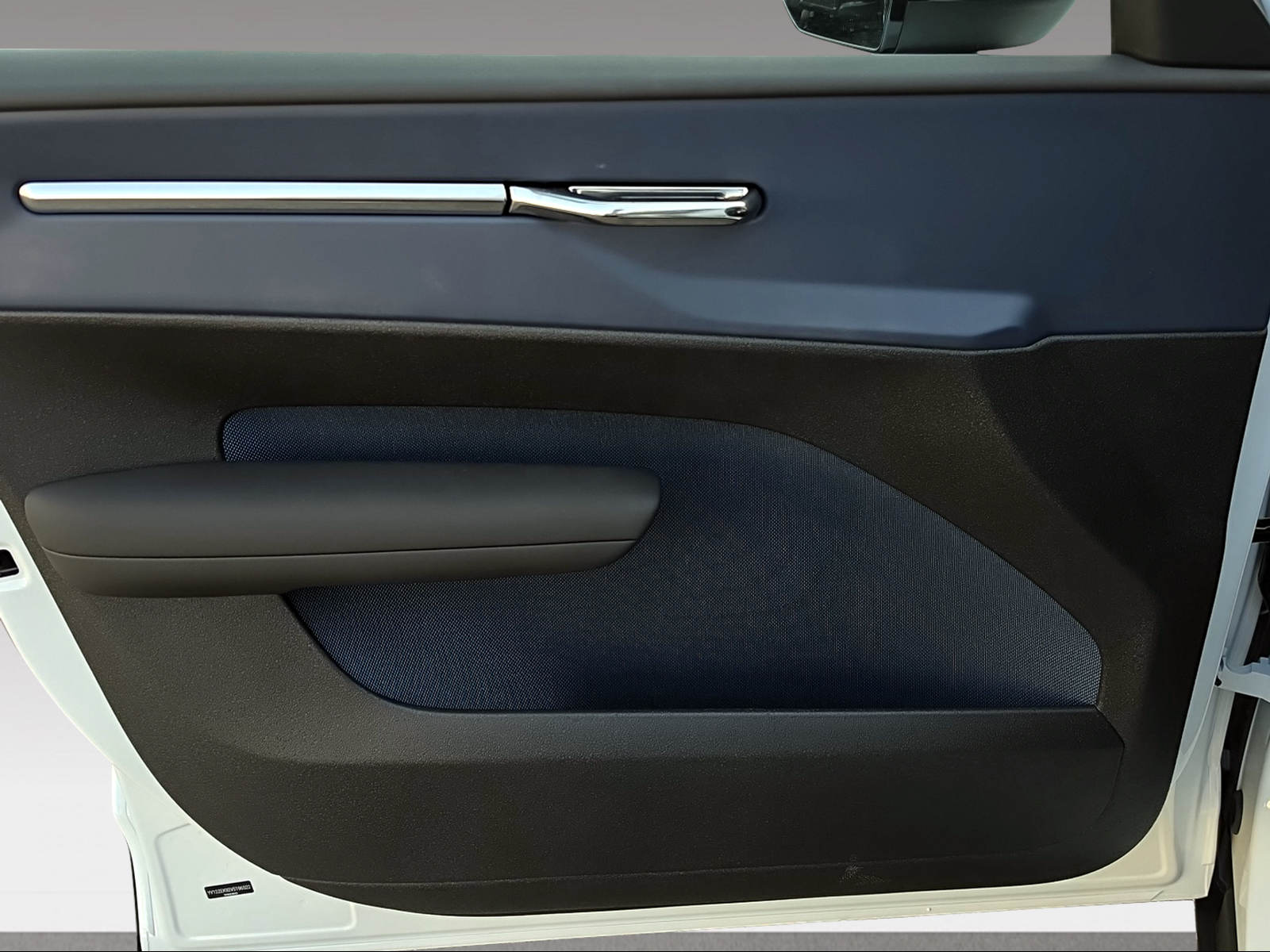 VOLVO EX30 P8 69 kWh AWD Black Edition-image-6