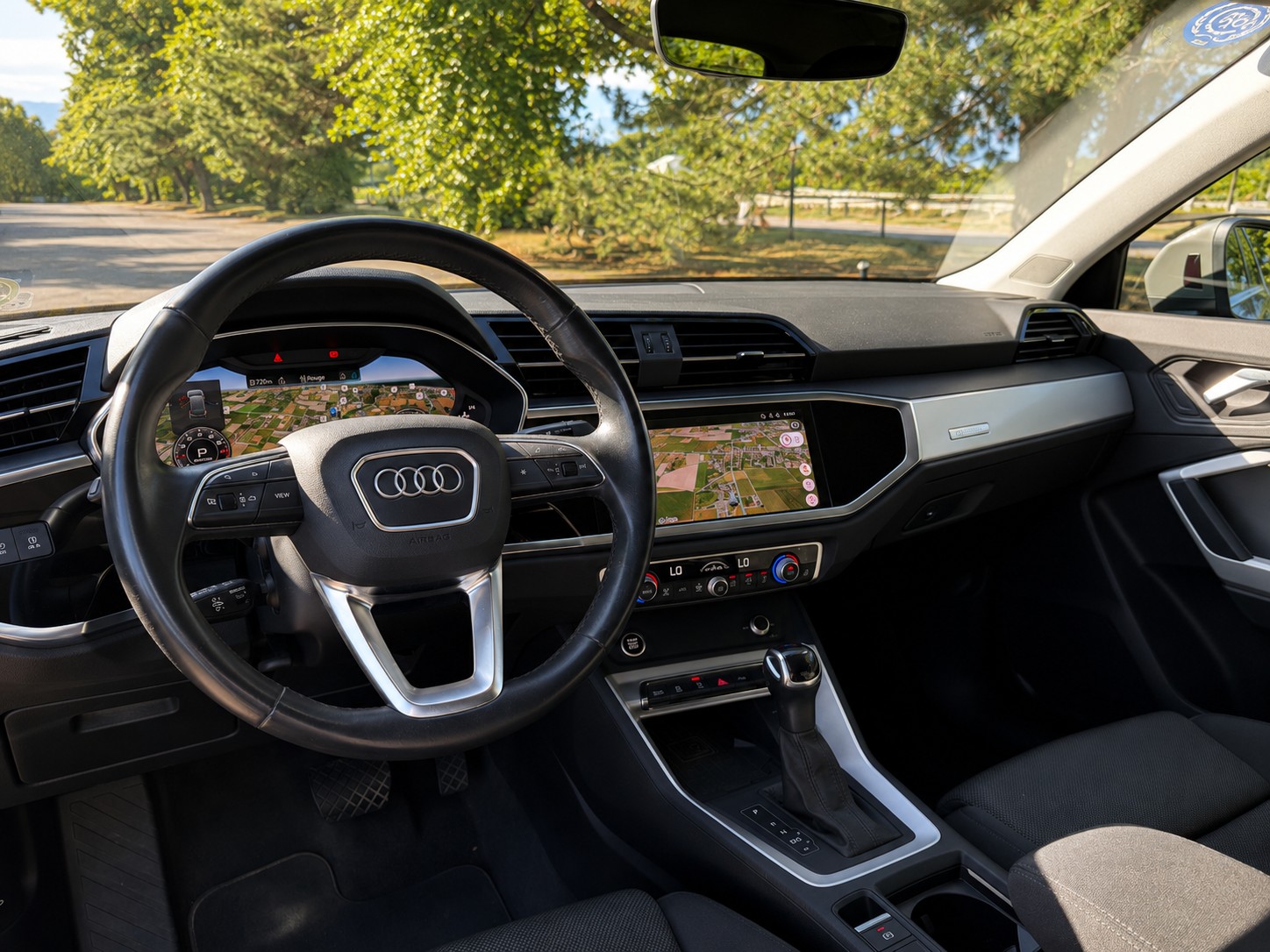 AUDI Q3 35 TFSI Attraction S-Tronic-image-1