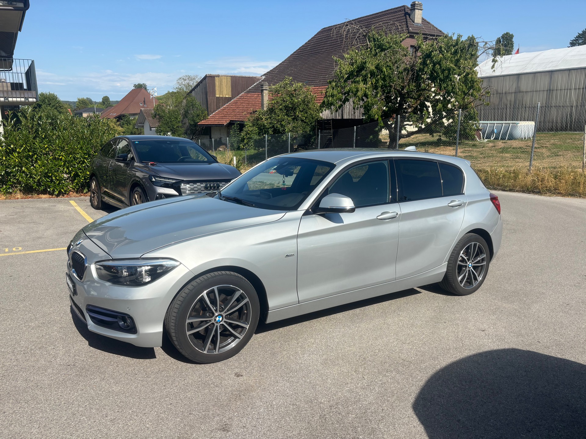 BMW 120i-image-1