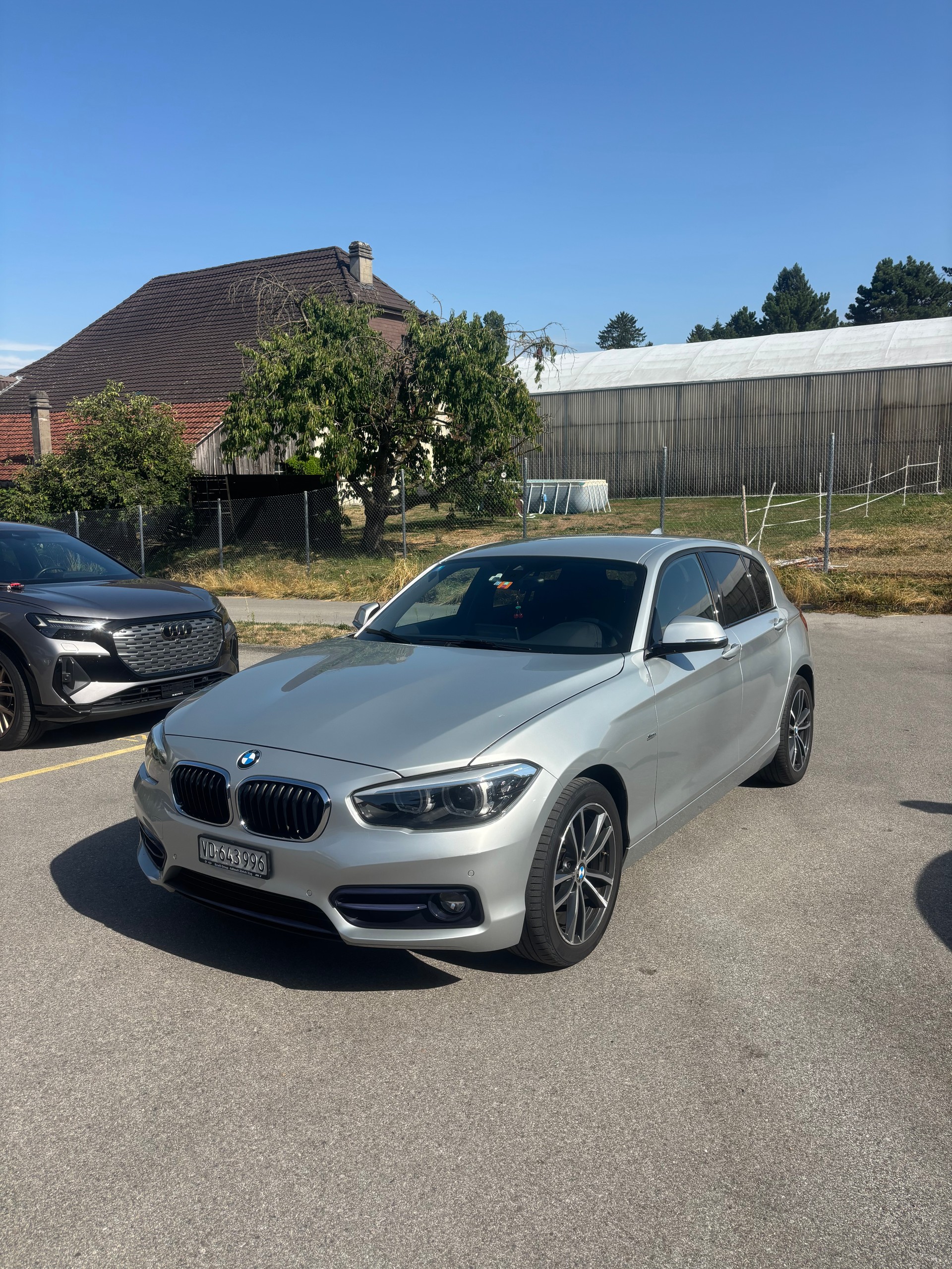 BMW 120i-image-0
