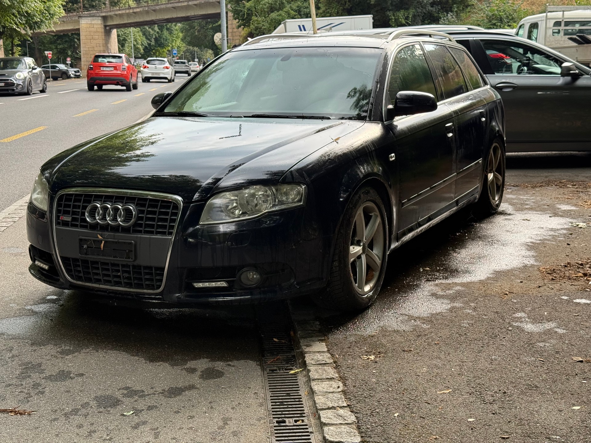 AUDI A4 Avant 2.0 Turbo FSI quattro-image-0