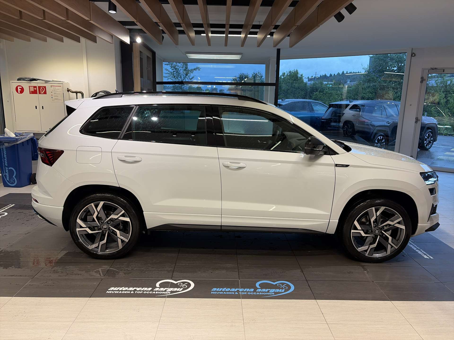 SKODA Karoq 2.0 TSi SportLine 4x4 DSG-Automat-image-13