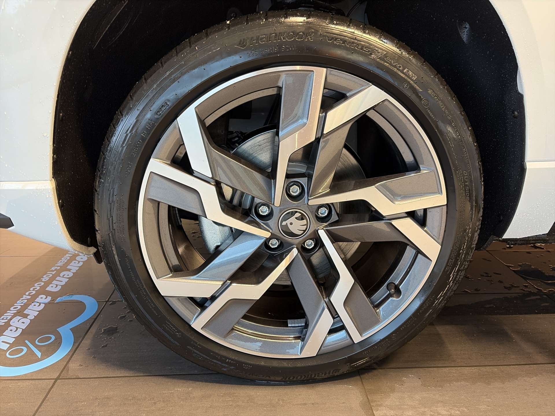 SKODA Karoq 2.0 TSi SportLine 4x4 DSG-Automat-image-8