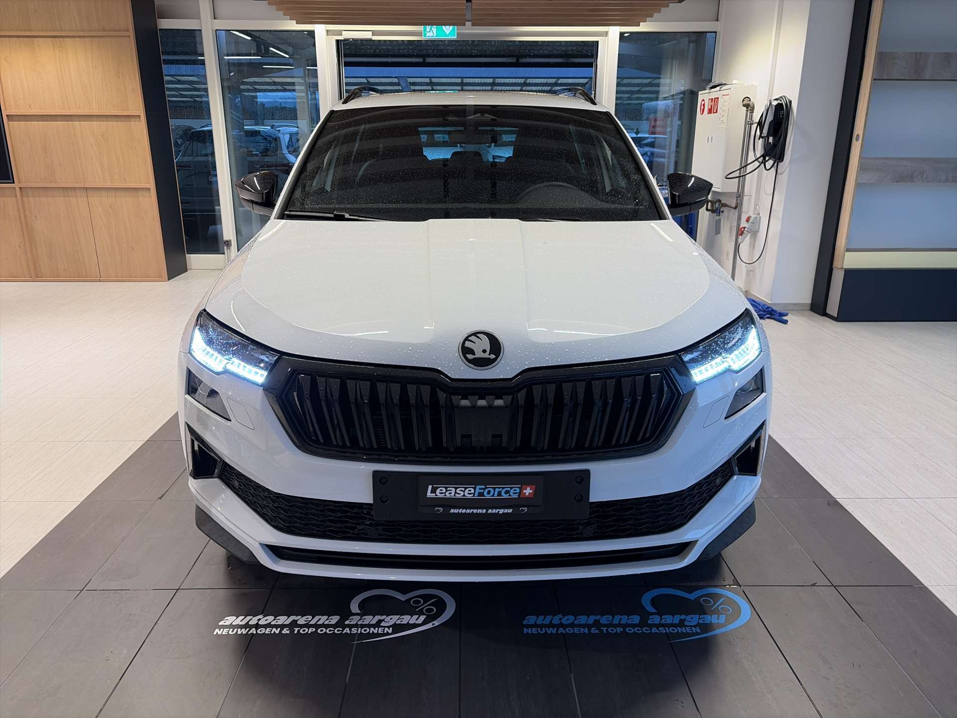 SKODA Karoq 2.0 TSi SportLine 4x4 DSG-Automat-image-10