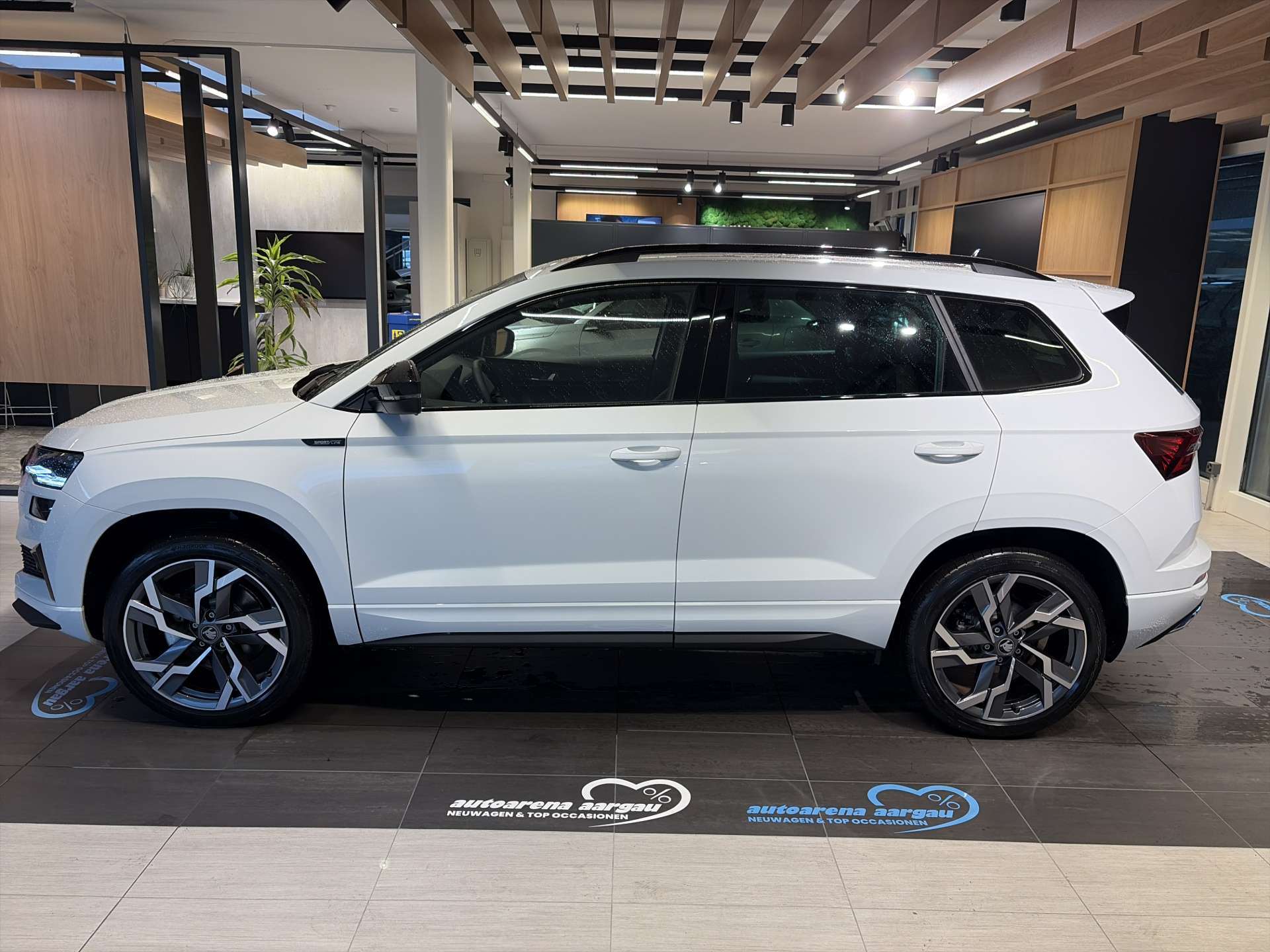 SKODA Karoq 2.0 TSi SportLine 4x4 DSG-Automat-image-11