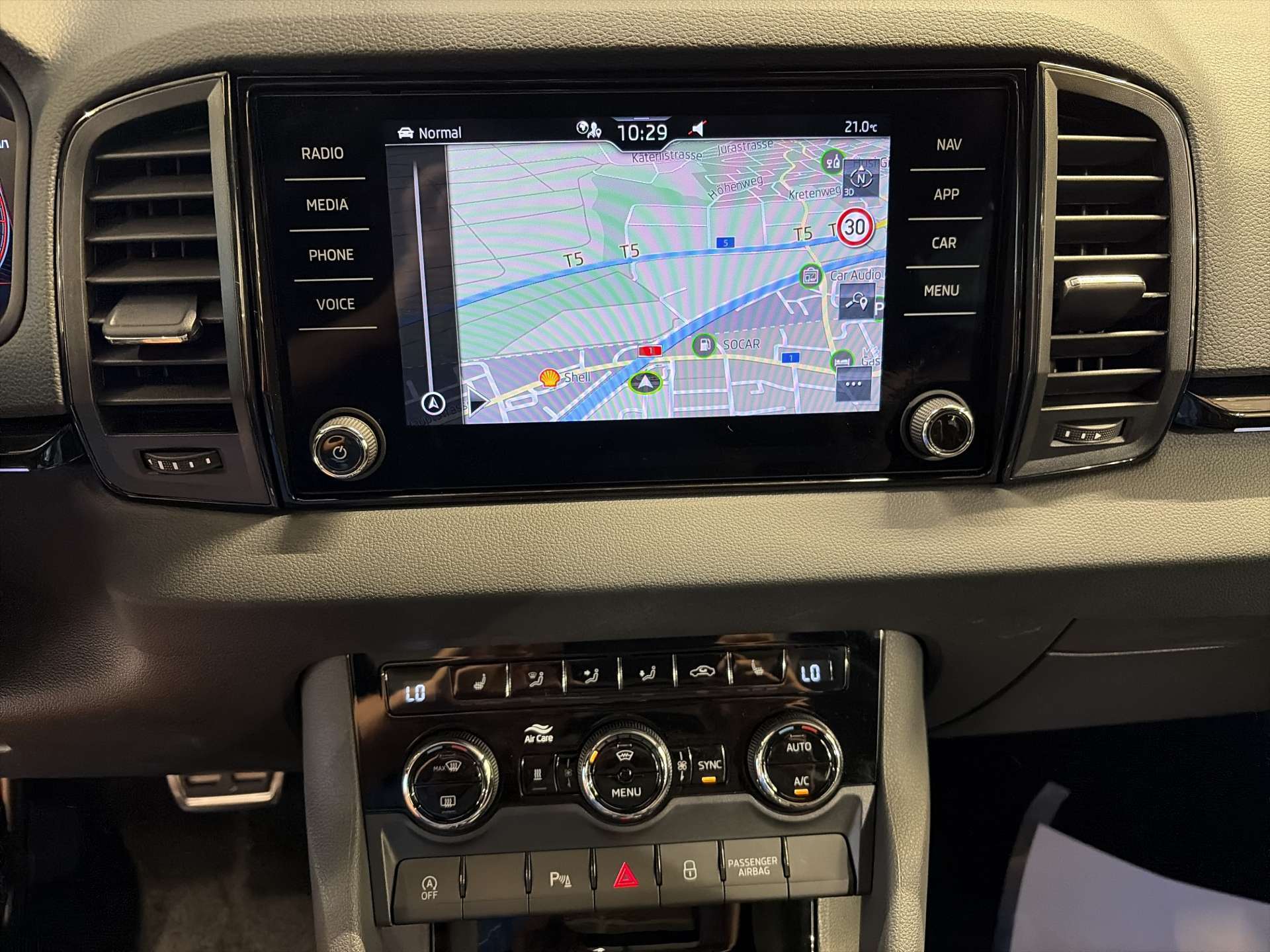 SKODA Karoq 2.0 TSi SportLine 4x4 DSG-Automat-image-1