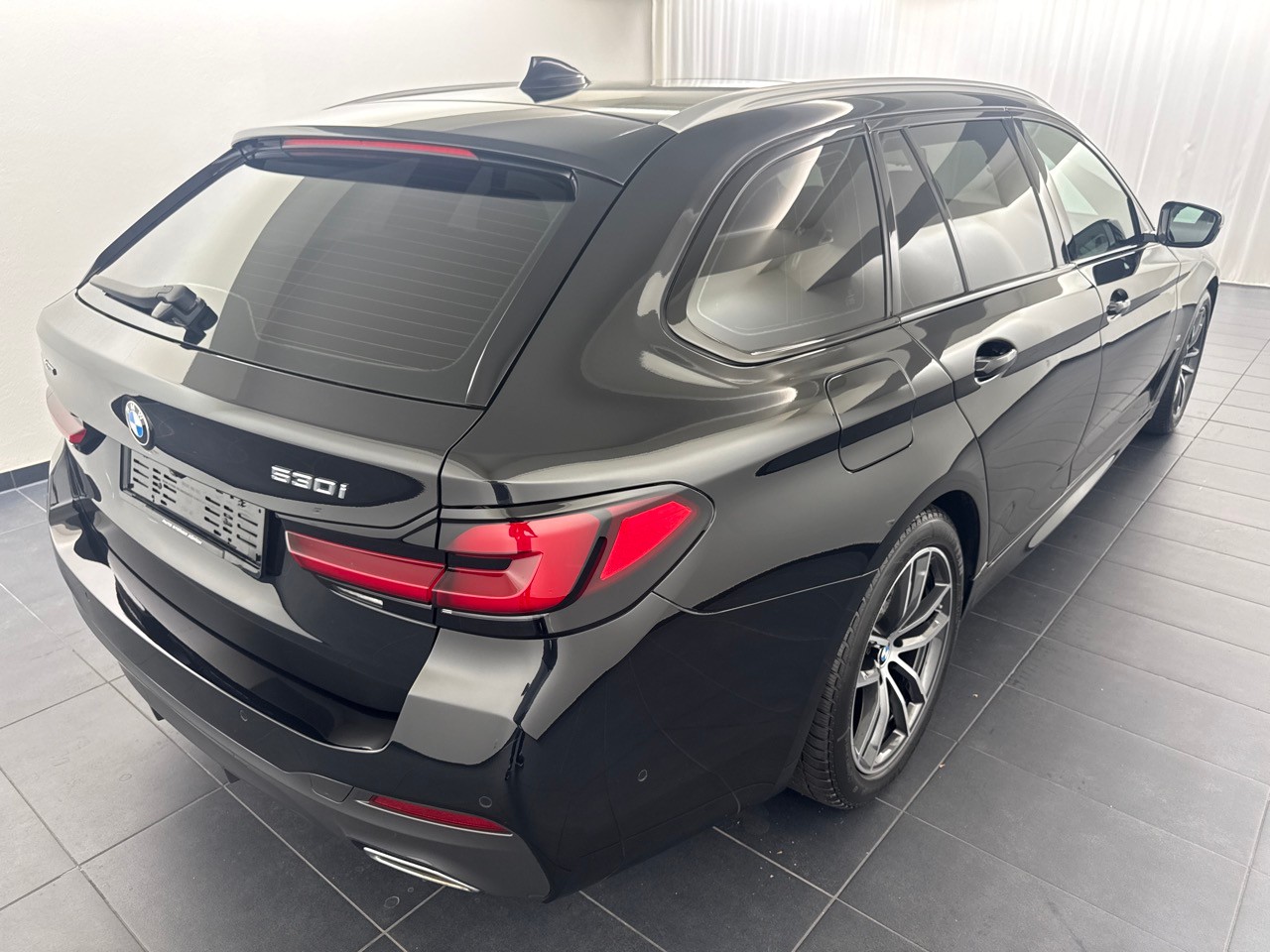 BMW 530i xDr 48VTour. M Sport-image-2