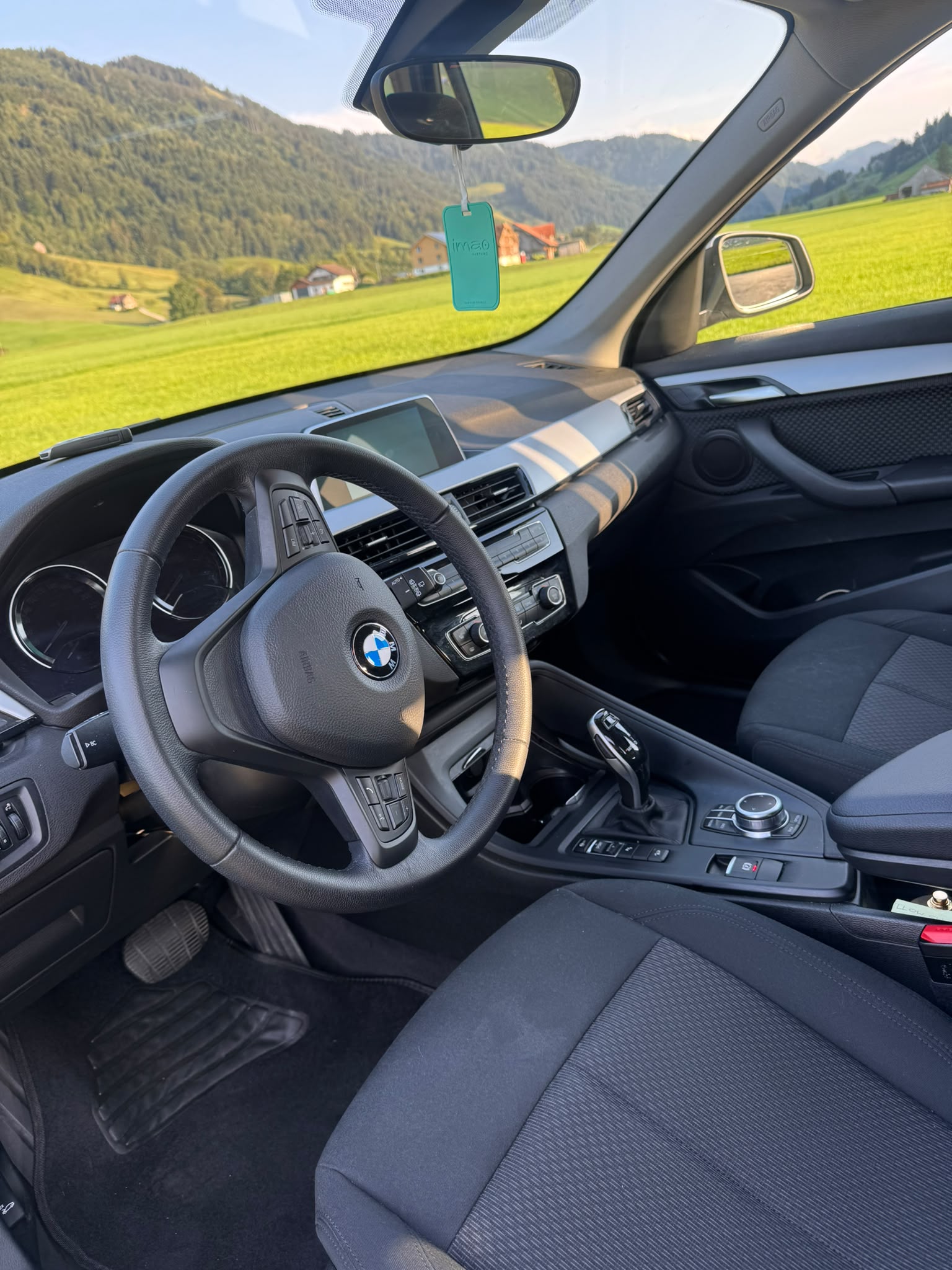 BMW 18d xDrive SAG-image-3