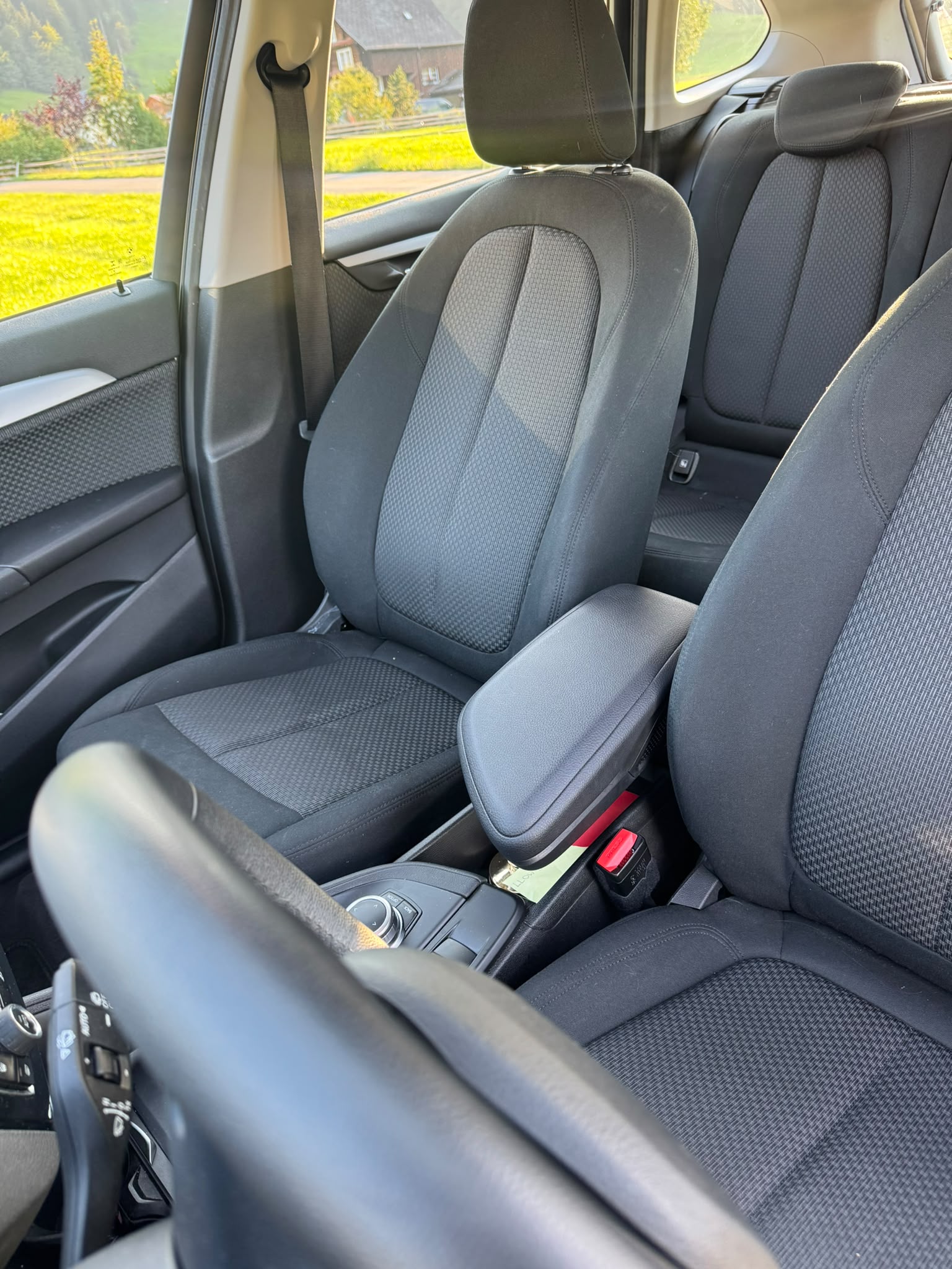 BMW 18d xDrive SAG-image-4