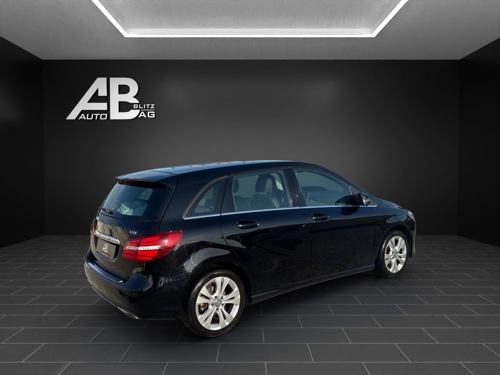 MERCEDES-BENZ B 180 CDI Urban-image-4