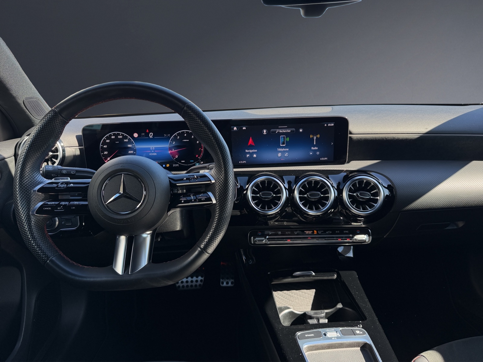 MERCEDES-BENZ A 200 7G-DCT-image-7
