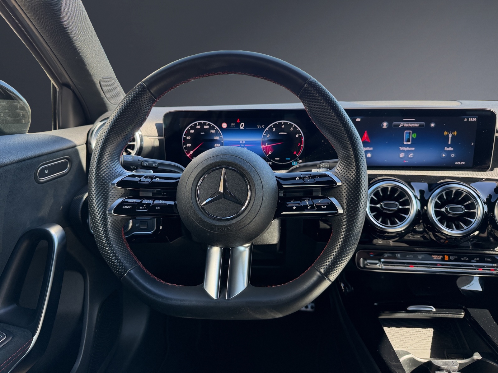 Image MERCEDES-BENZ A-200 A 200 7G-DCT
