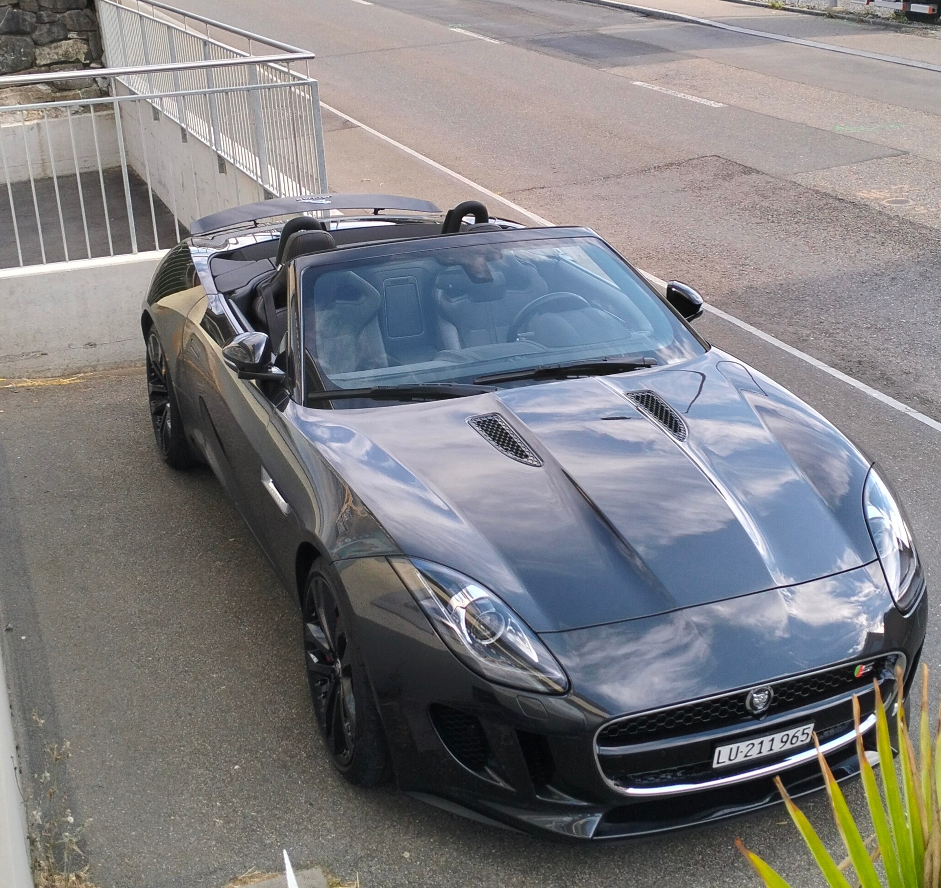 JAGUAR 3.0 V6 S-image-5