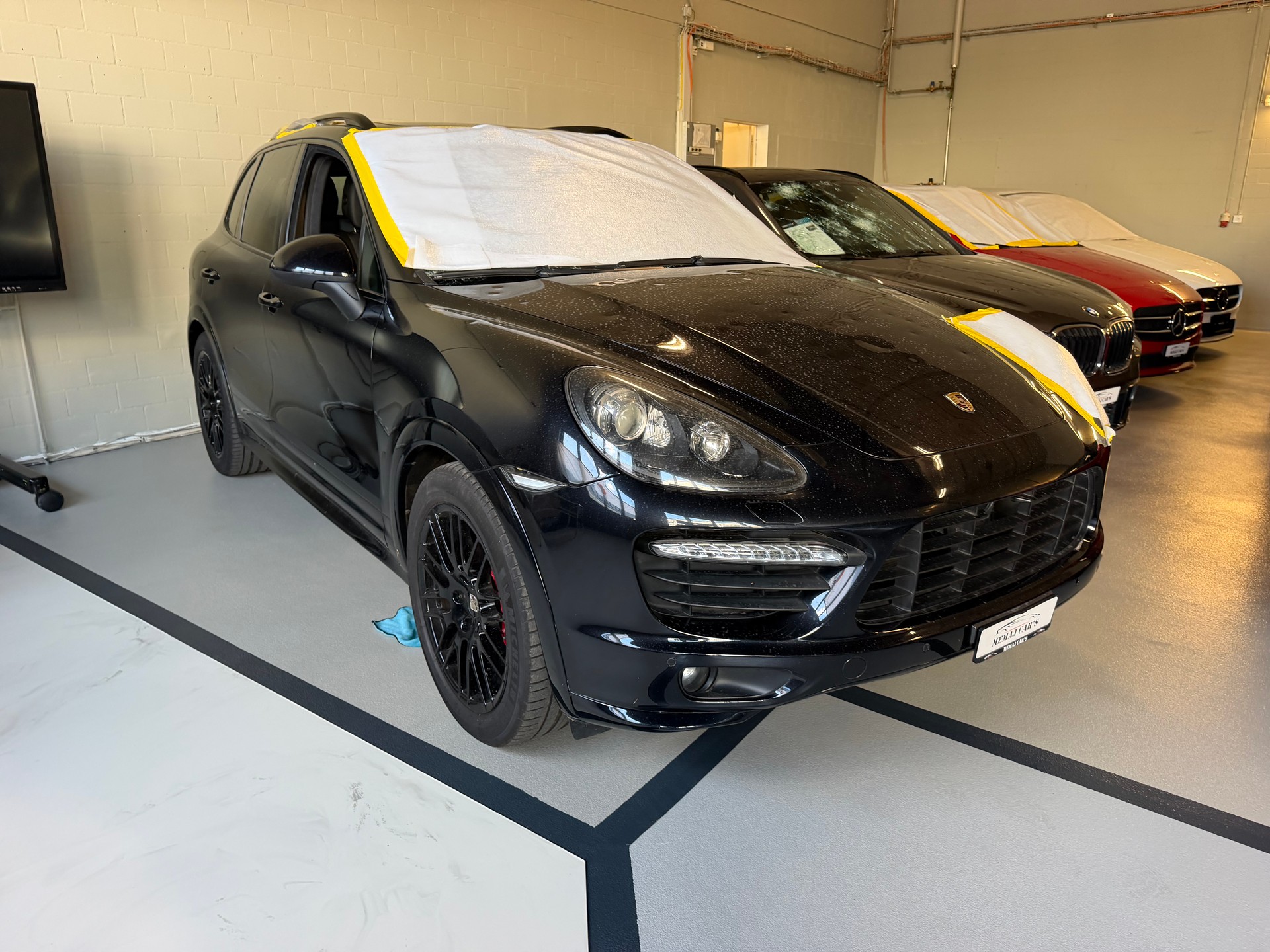 PORSCHE Cayenne GTS-showroom-element-2