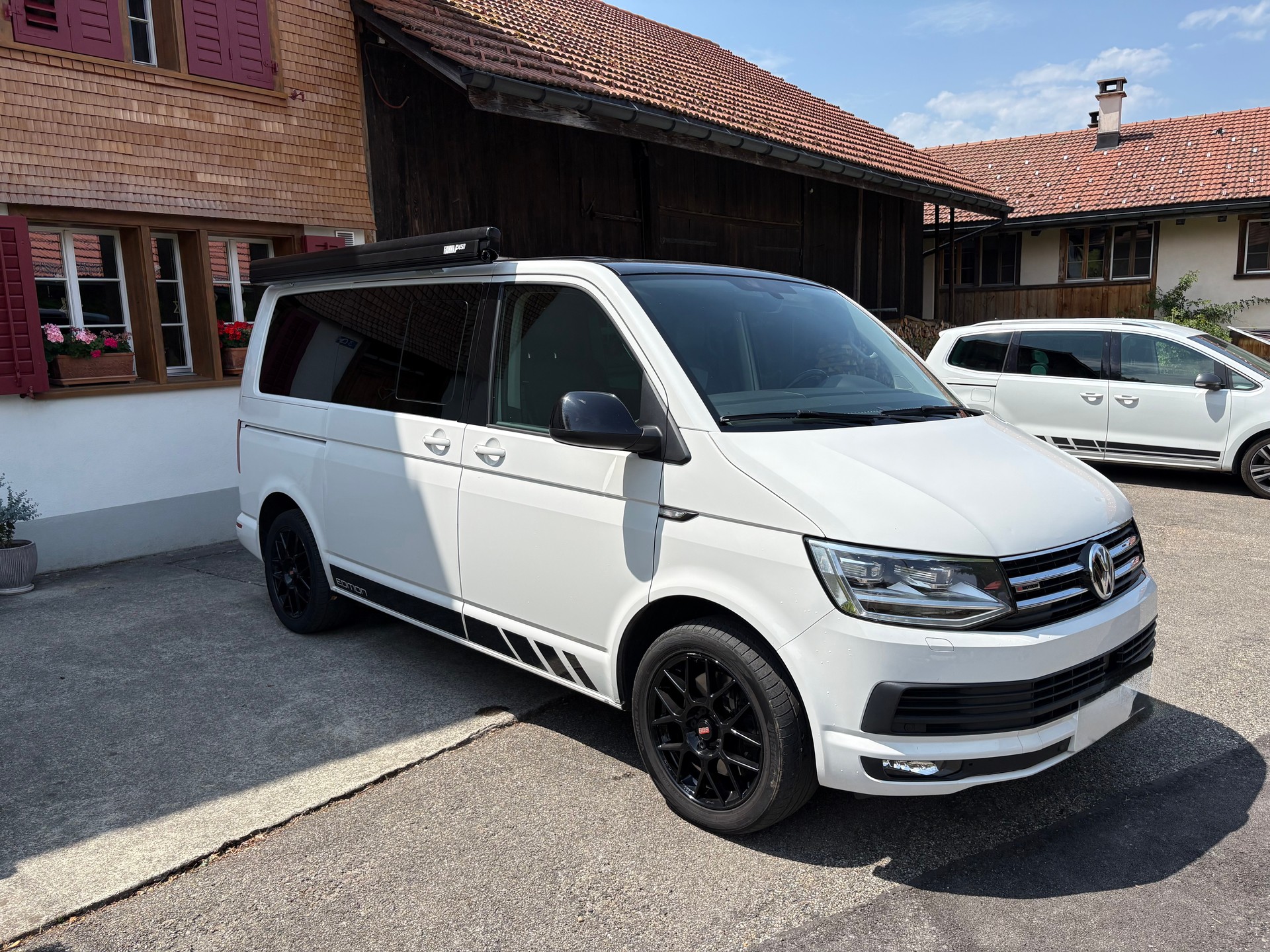 VW 2.0 TDI 204 Multivan Edition-image-0