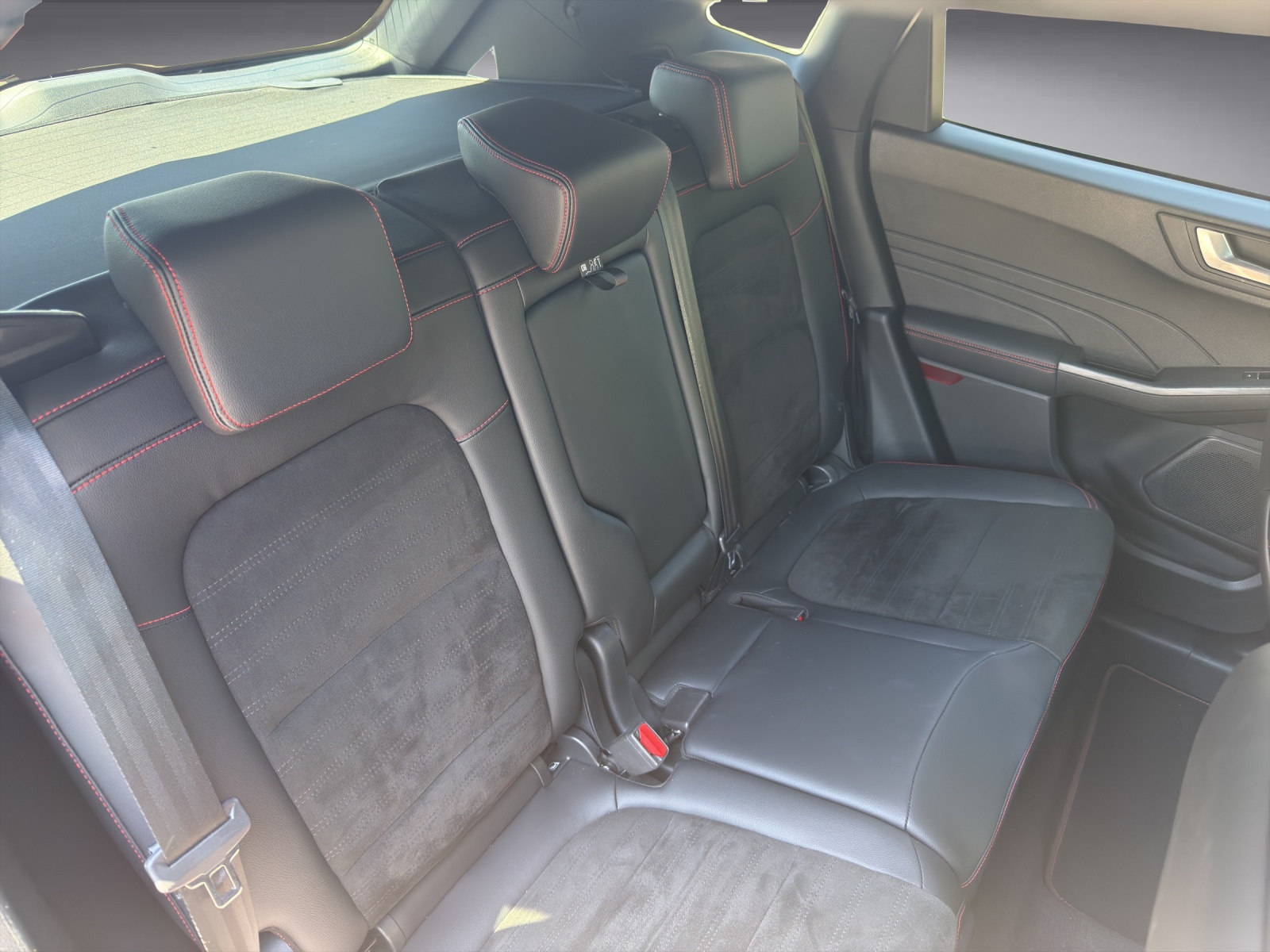 FORD Kuga 2.5 Plug-in Hybrid ST-Line X-image-14