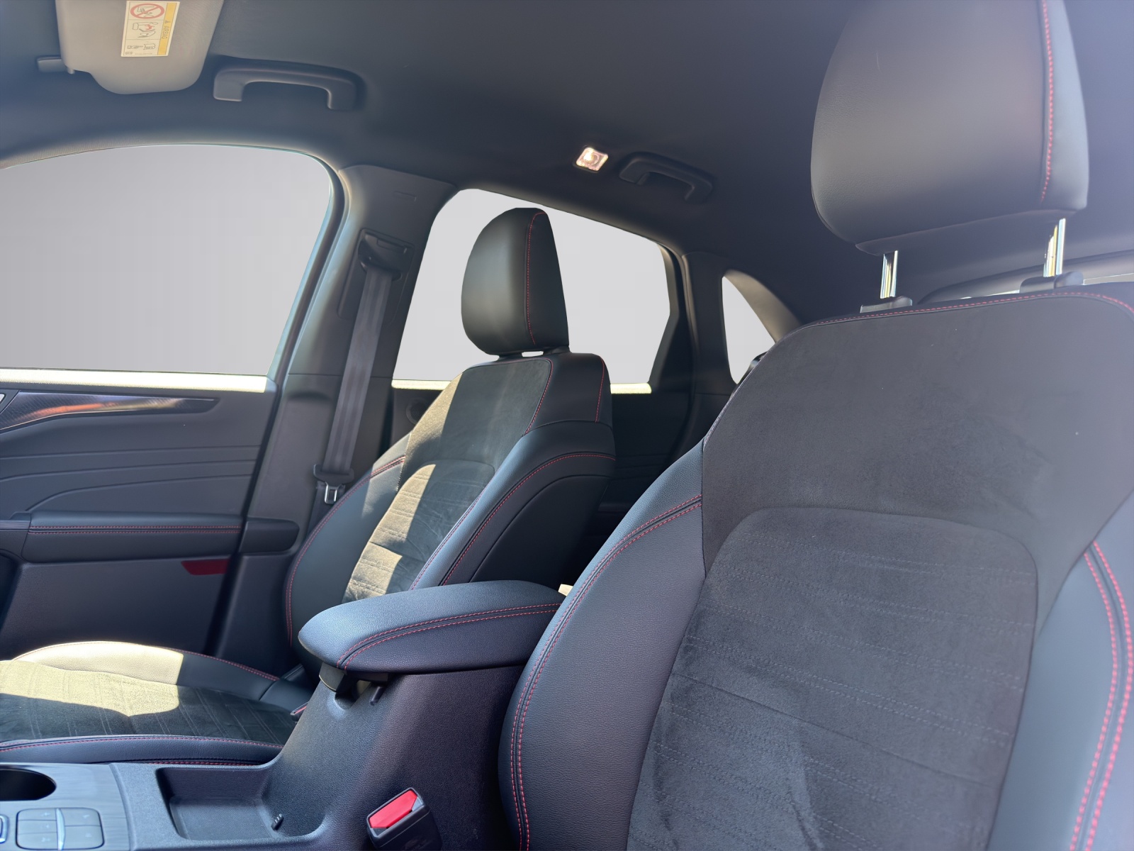 FORD Kuga 2.5 Plug-in Hybrid ST-Line X-image-9