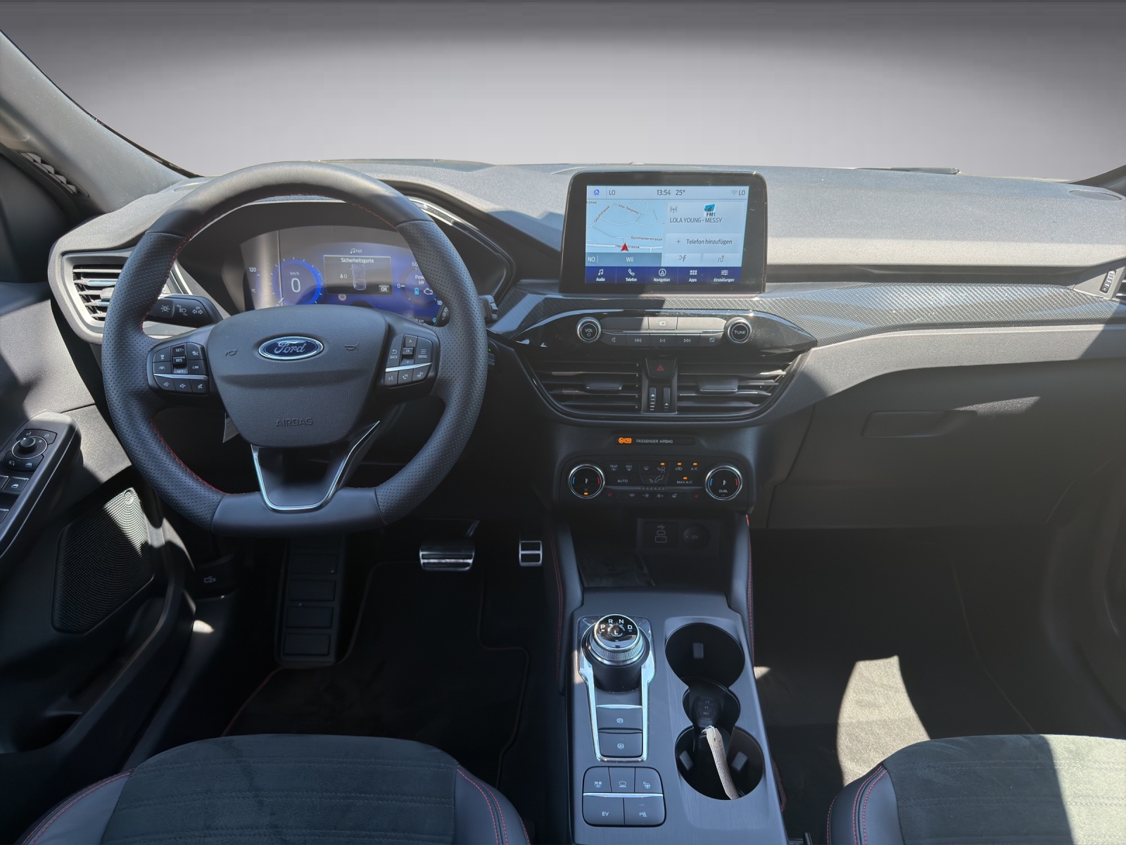 FORD Kuga 2.5 Plug-in Hybrid ST-Line X-image-11