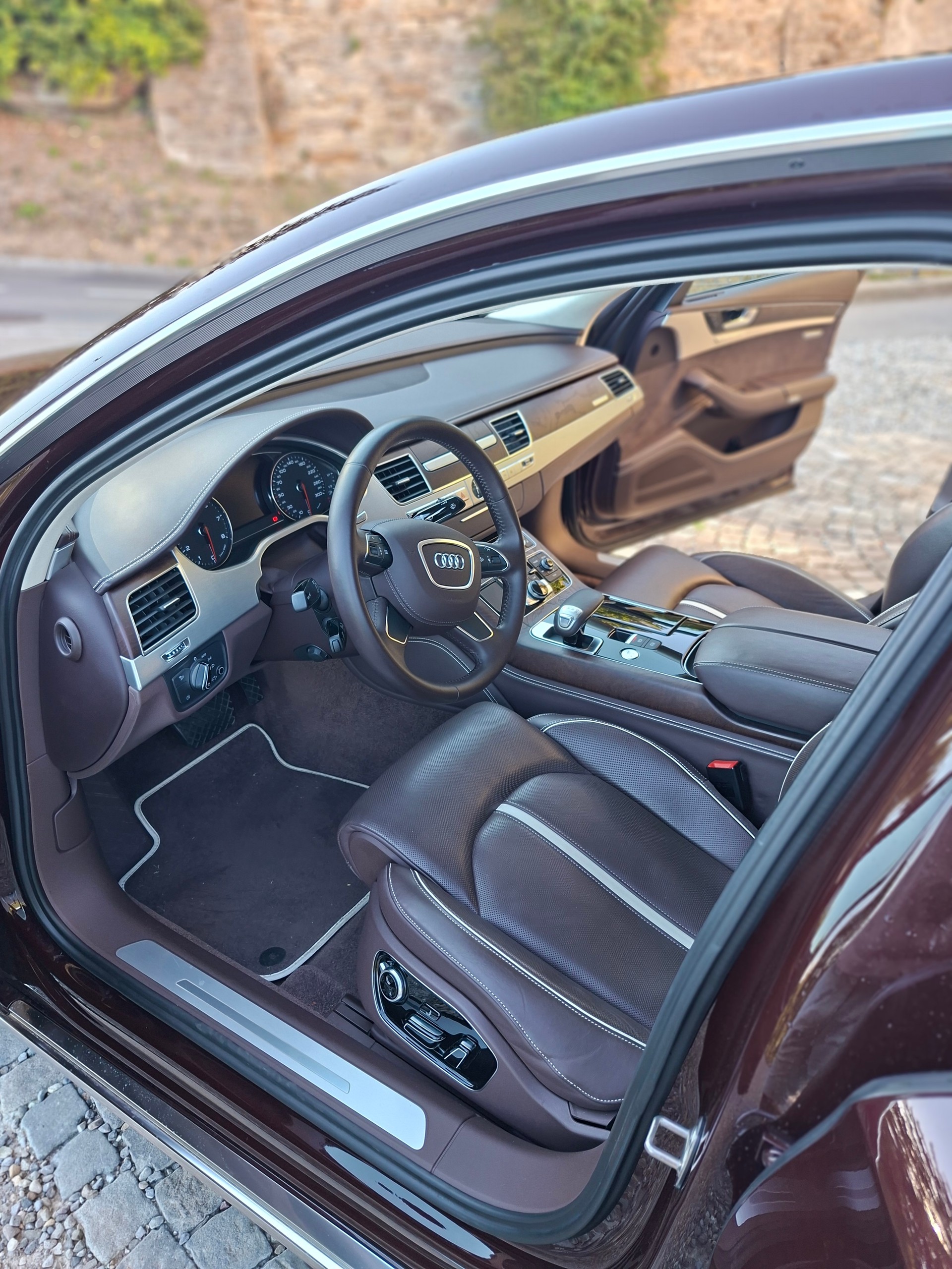 AUDI 4.2 V8 FSI quattro T-Tronic-image-10