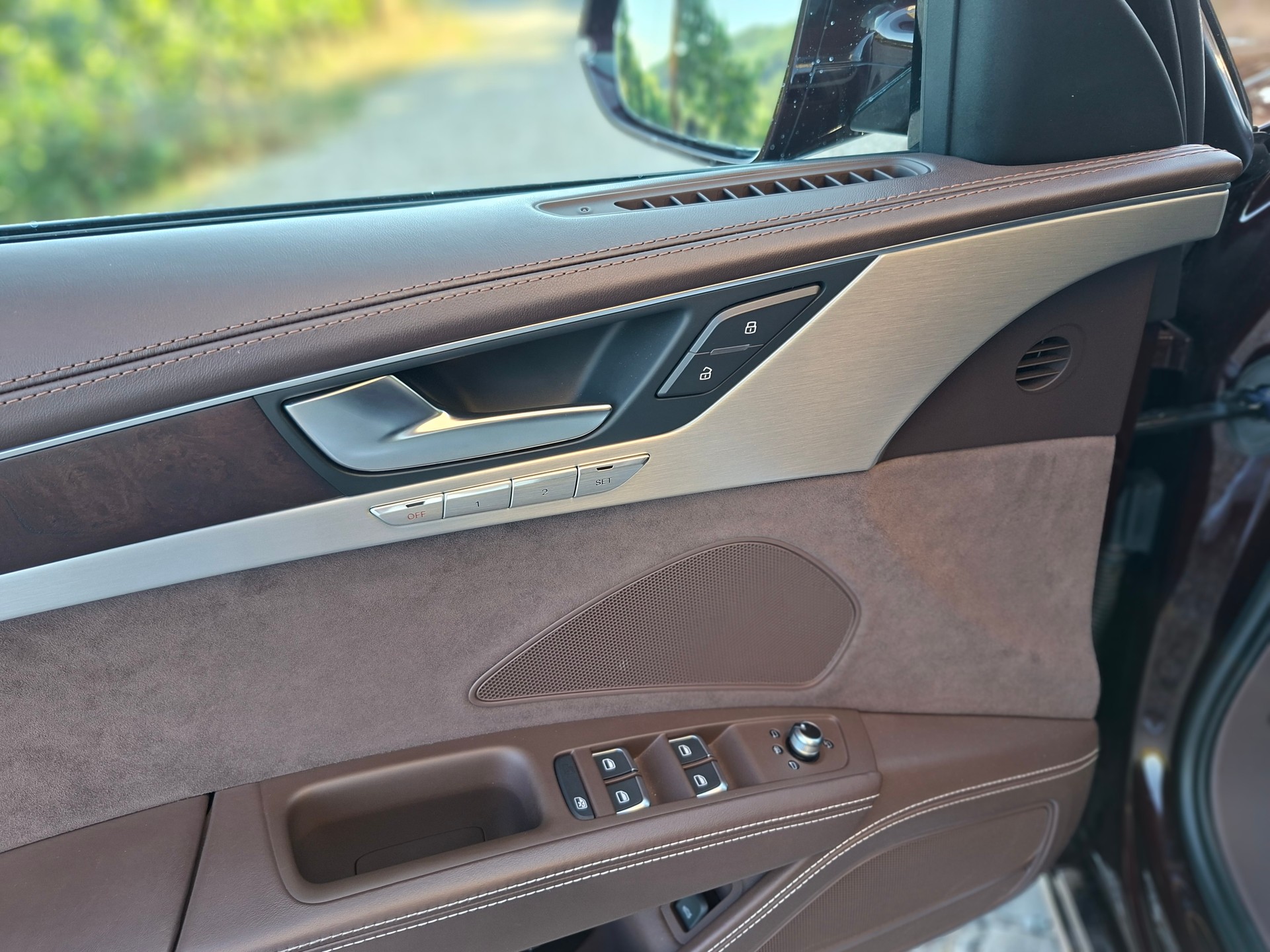AUDI 4.2 V8 FSI quattro T-Tronic-image-15