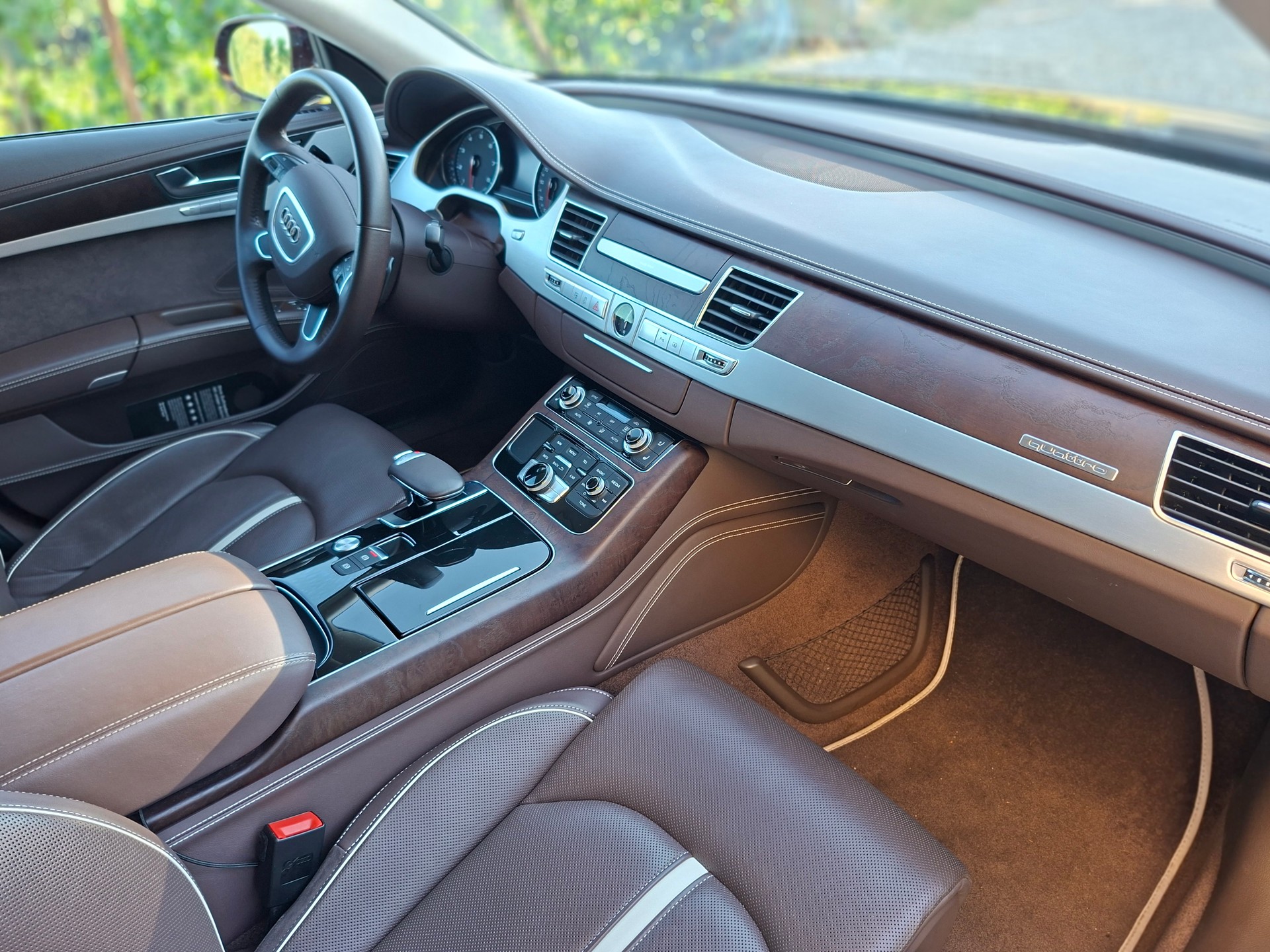 AUDI 4.2 V8 FSI quattro T-Tronic-image-12