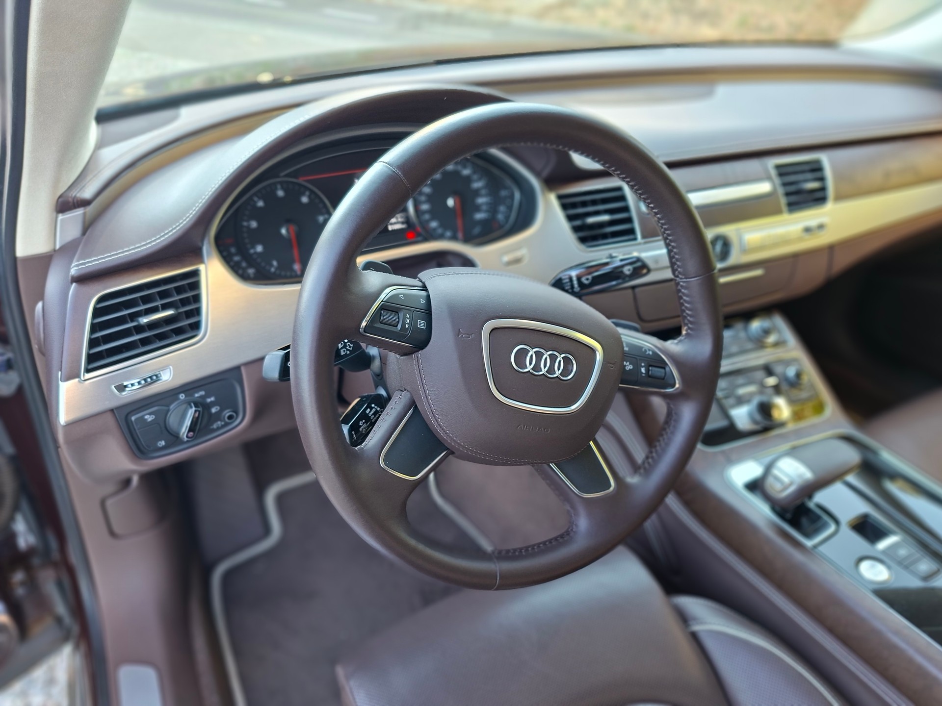 AUDI 4.2 V8 FSI quattro T-Tronic-image-13