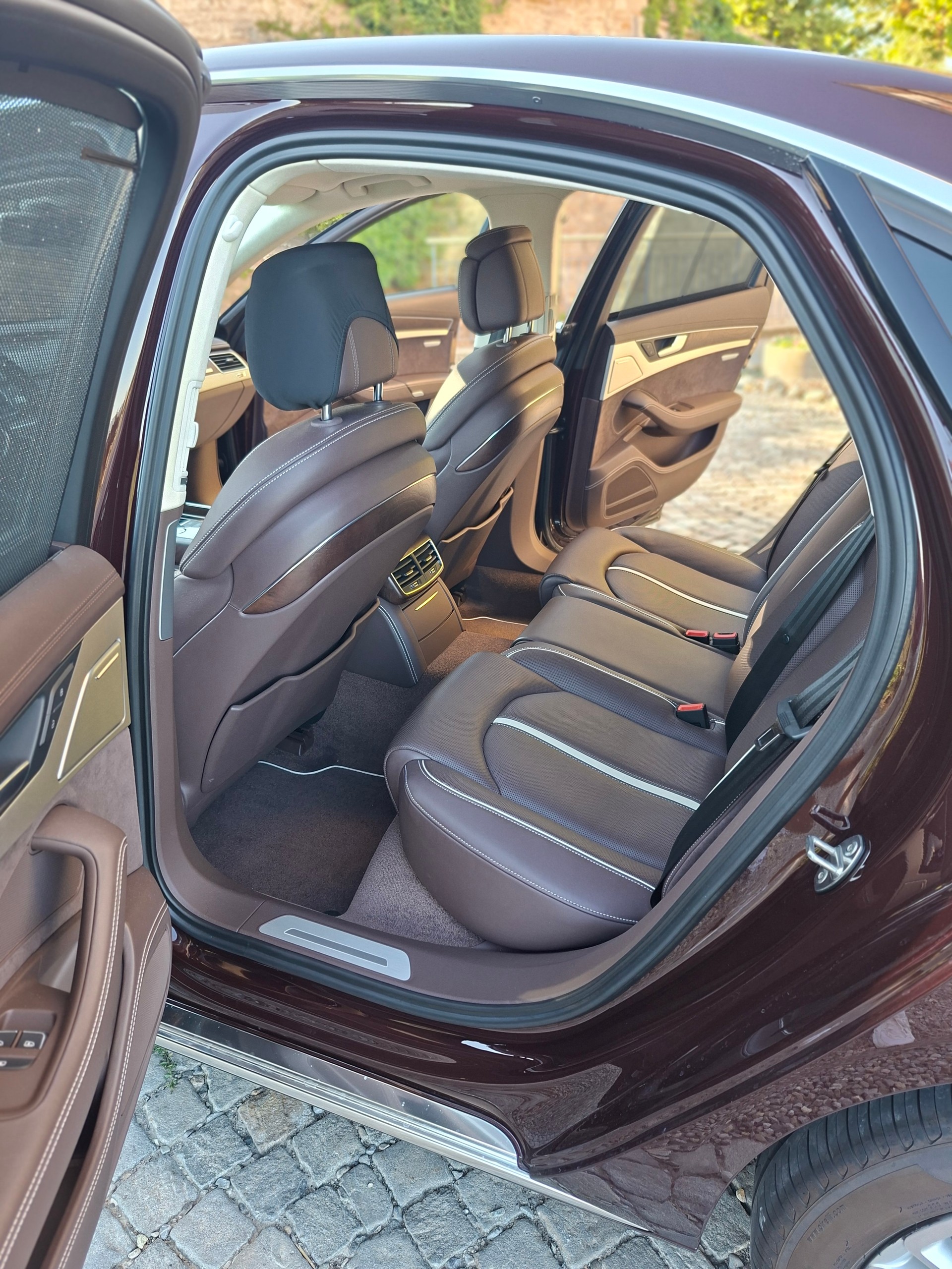 AUDI 4.2 V8 FSI quattro T-Tronic-image-11