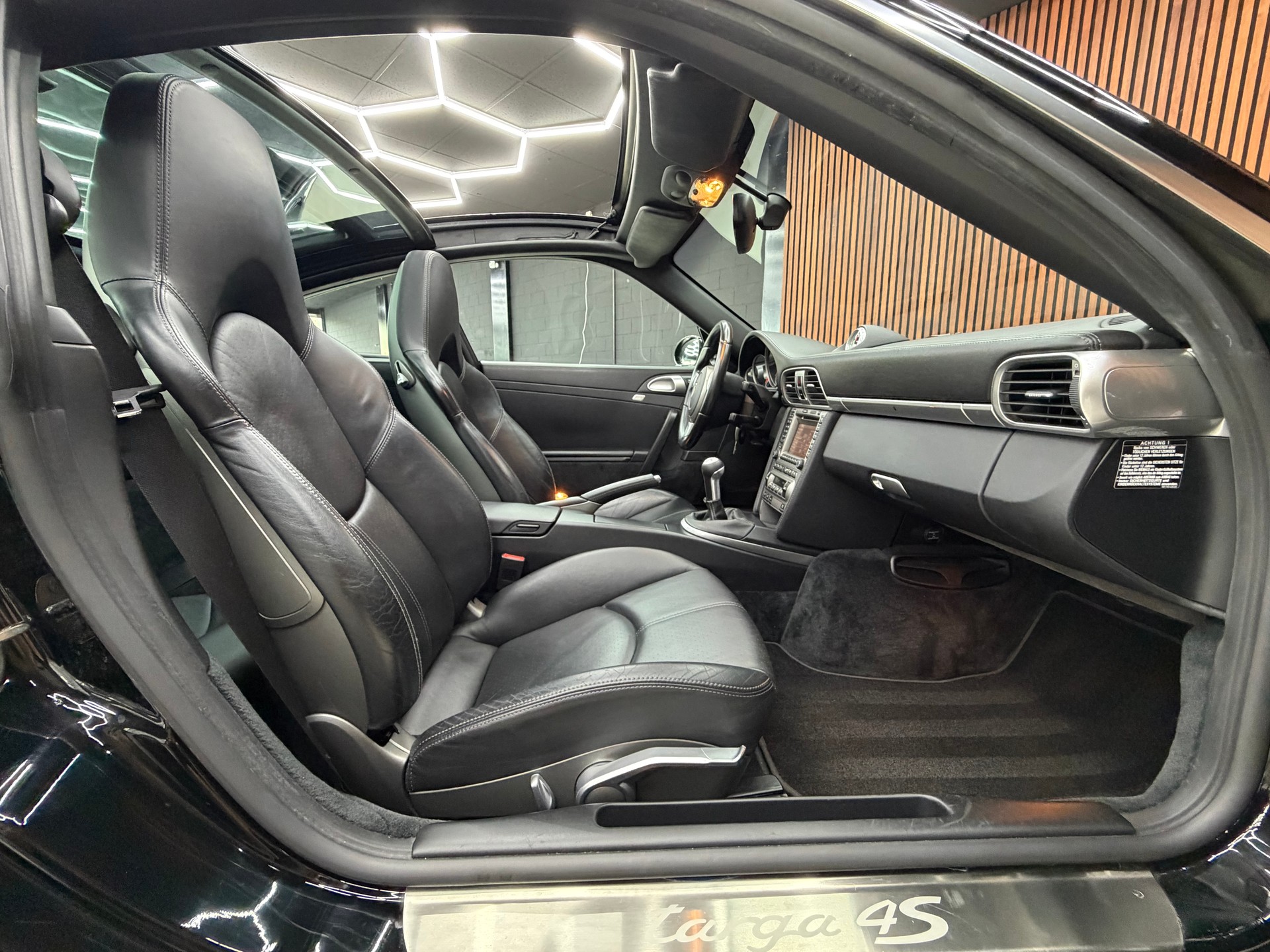 PORSCHE 911 Targa 4S-image-11