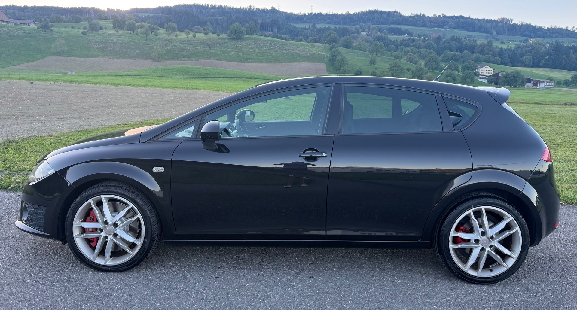 SEAT Leon 2.0 TSI Cupra-image-3