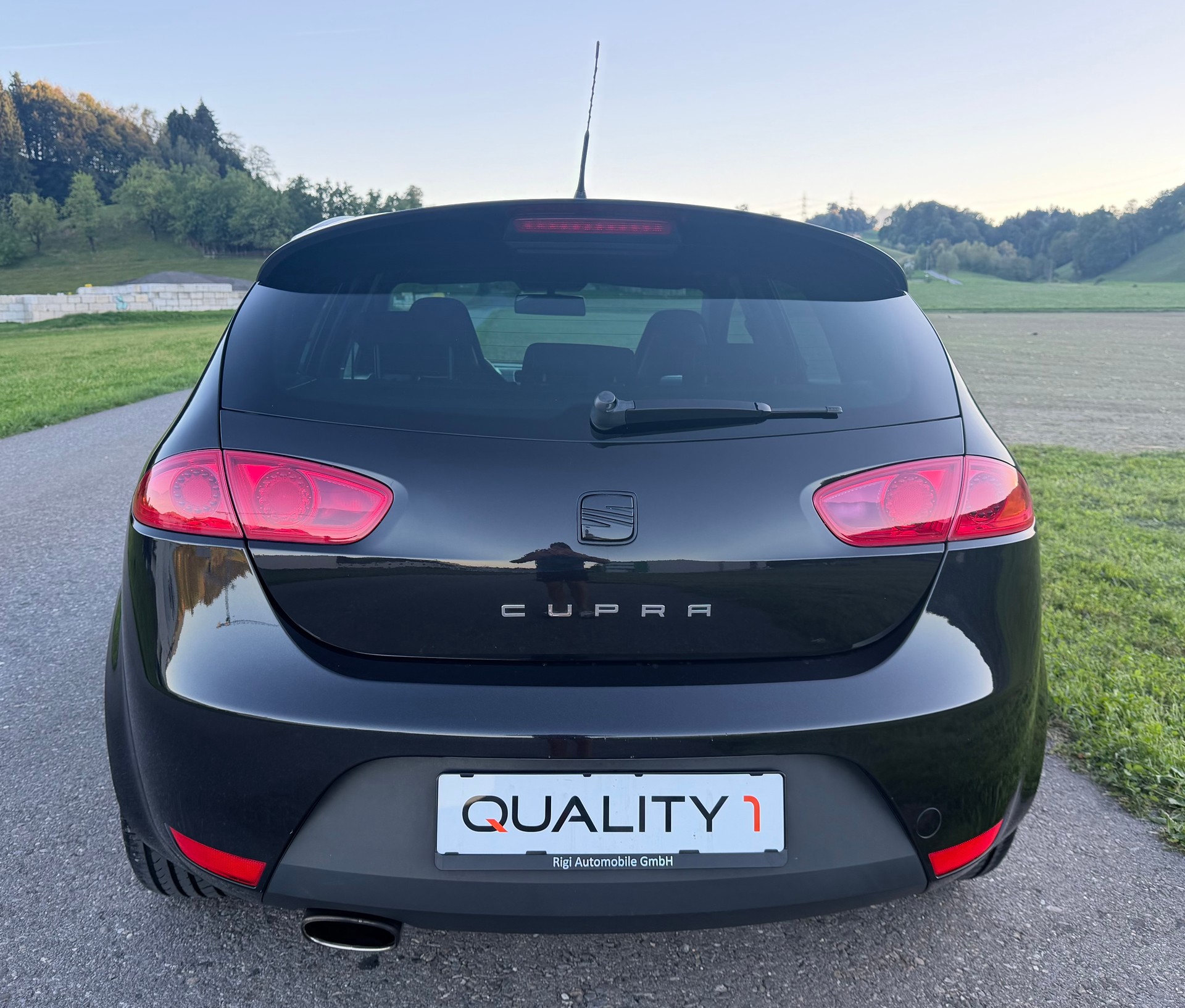 SEAT Leon 2.0 TSI Cupra-image-5