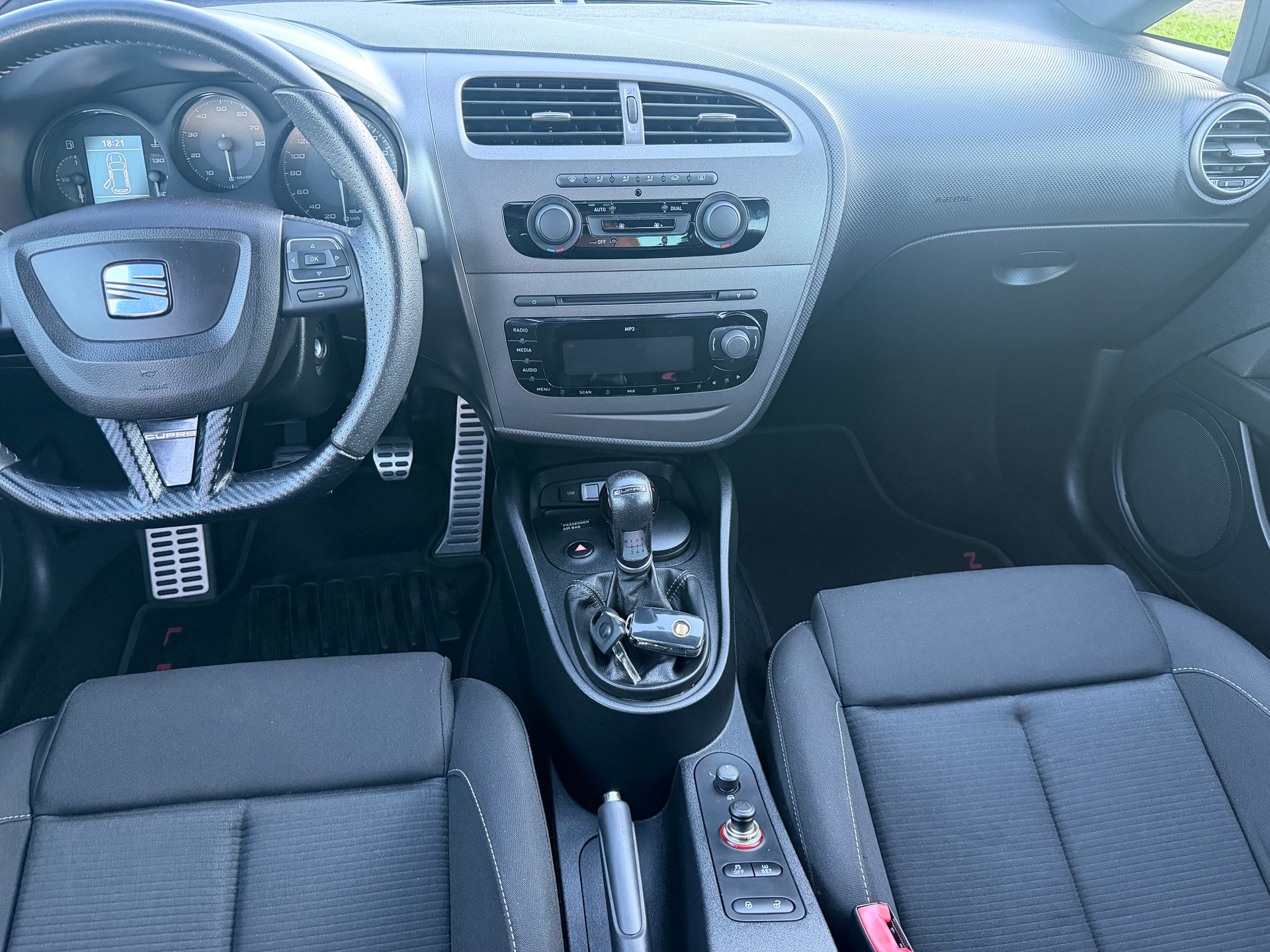 SEAT Leon 2.0 TSI Cupra-image-12
