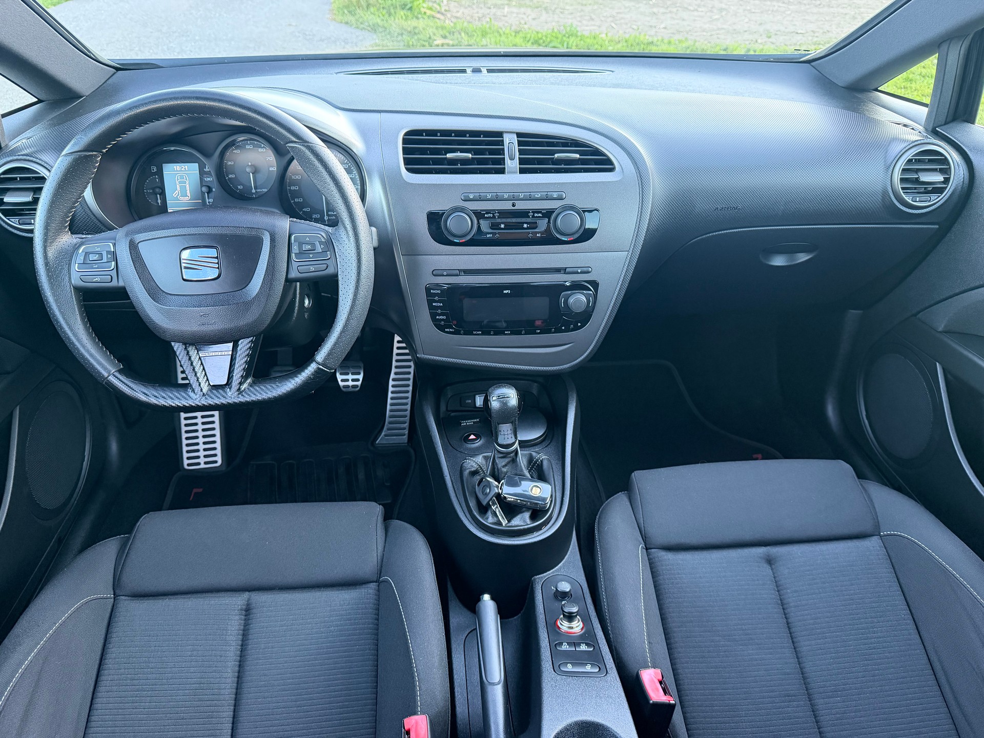 SEAT Leon 2.0 TSI Cupra-image-10