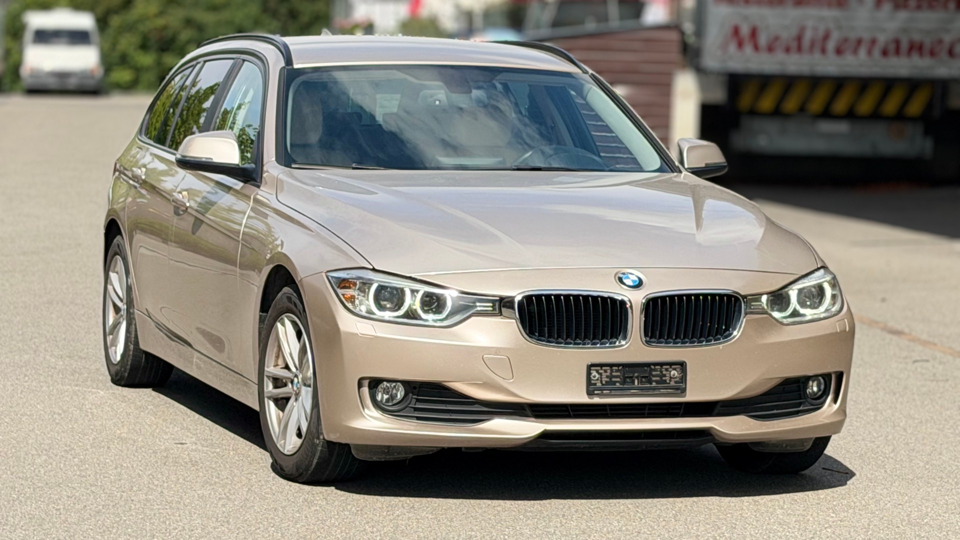 BMW 320d Touring Steptronic-image-1