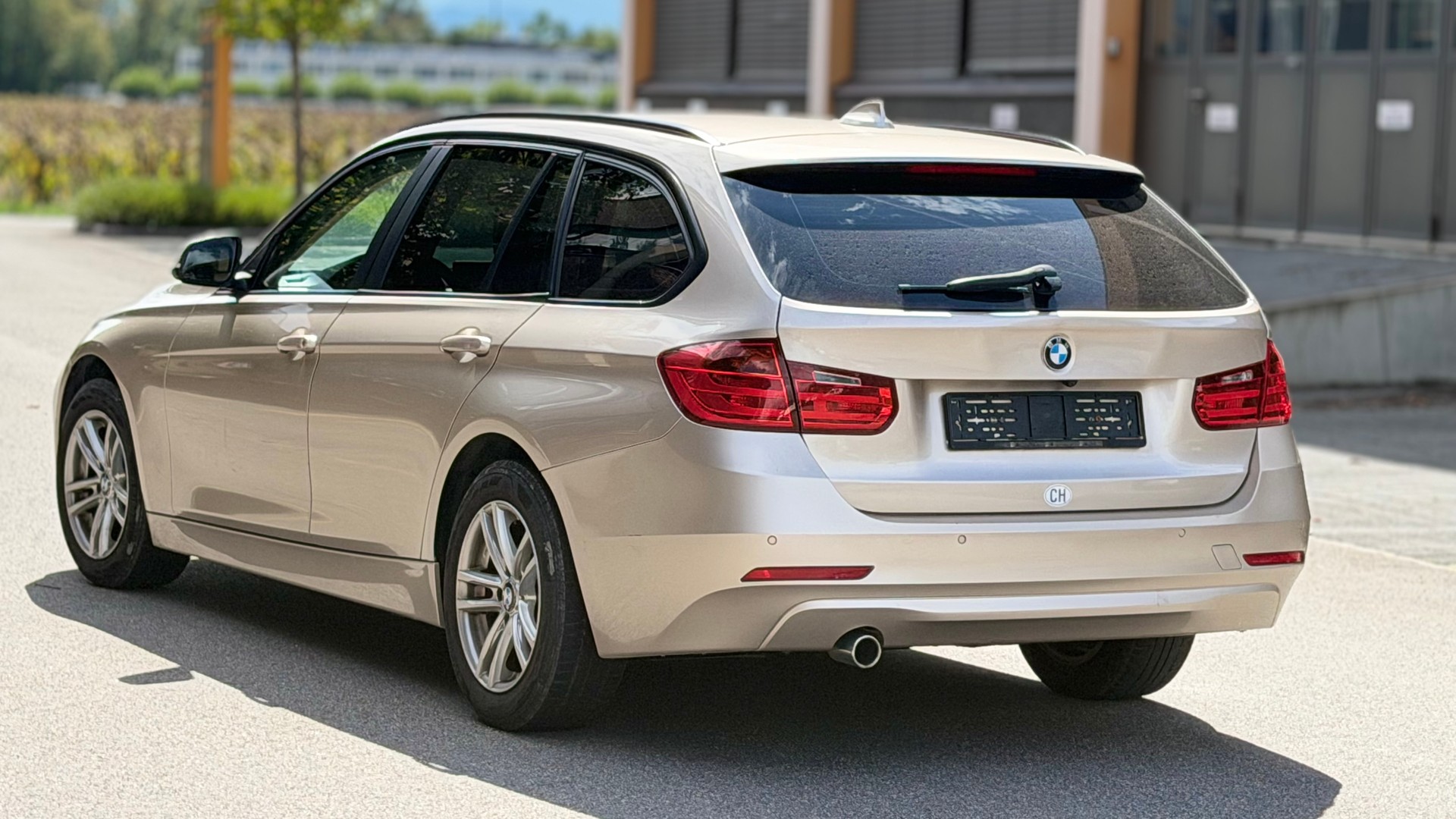 BMW 320d Touring Steptronic-image-3