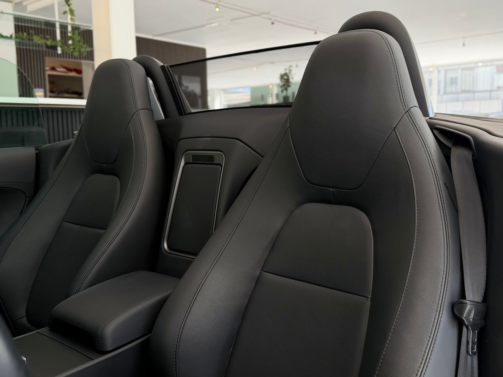 JAGUAR F-Type Convertible 3.0 V6 S/C Performance Paket **TOP Zustand**-image-14