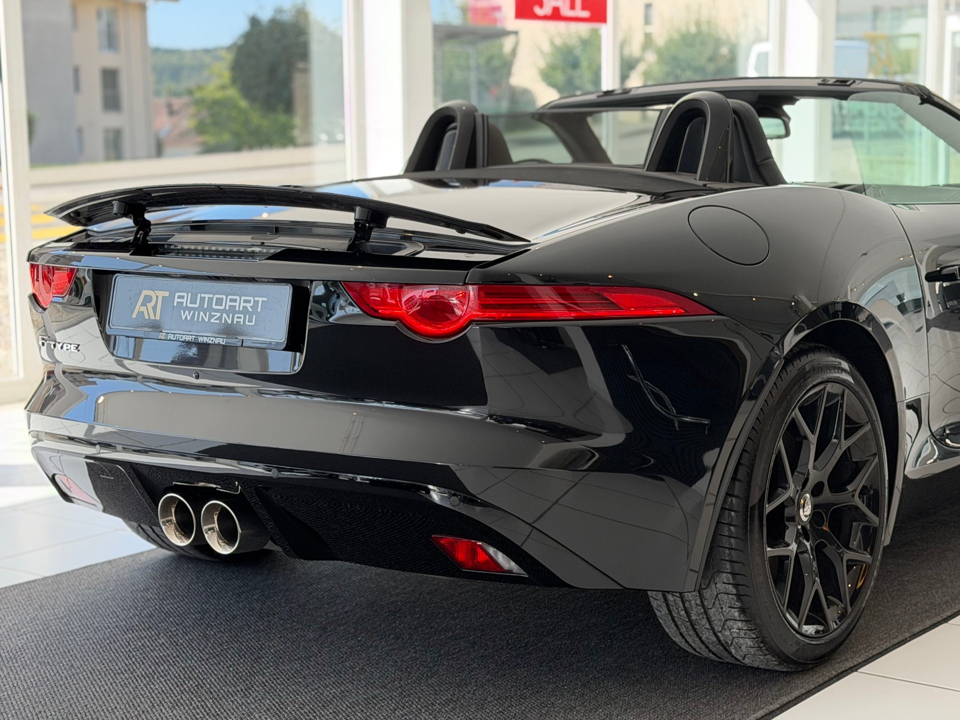 JAGUAR F-Type Convertible 3.0 V6 S/C Performance Paket **TOP Zustand**-image-8