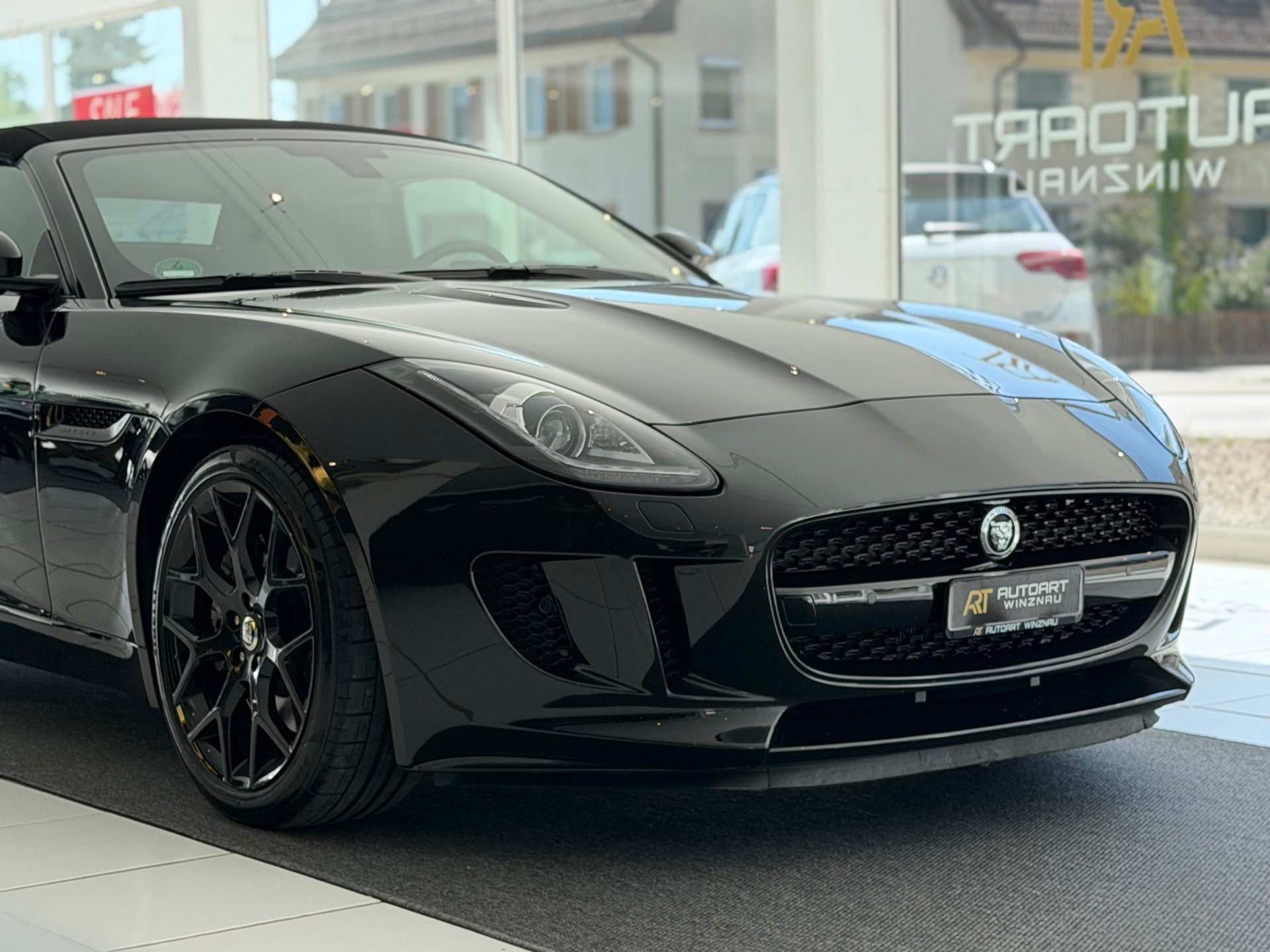 JAGUAR F-Type Convertible 3.0 V6 S/C Performance Paket **TOP Zustand**-image-21