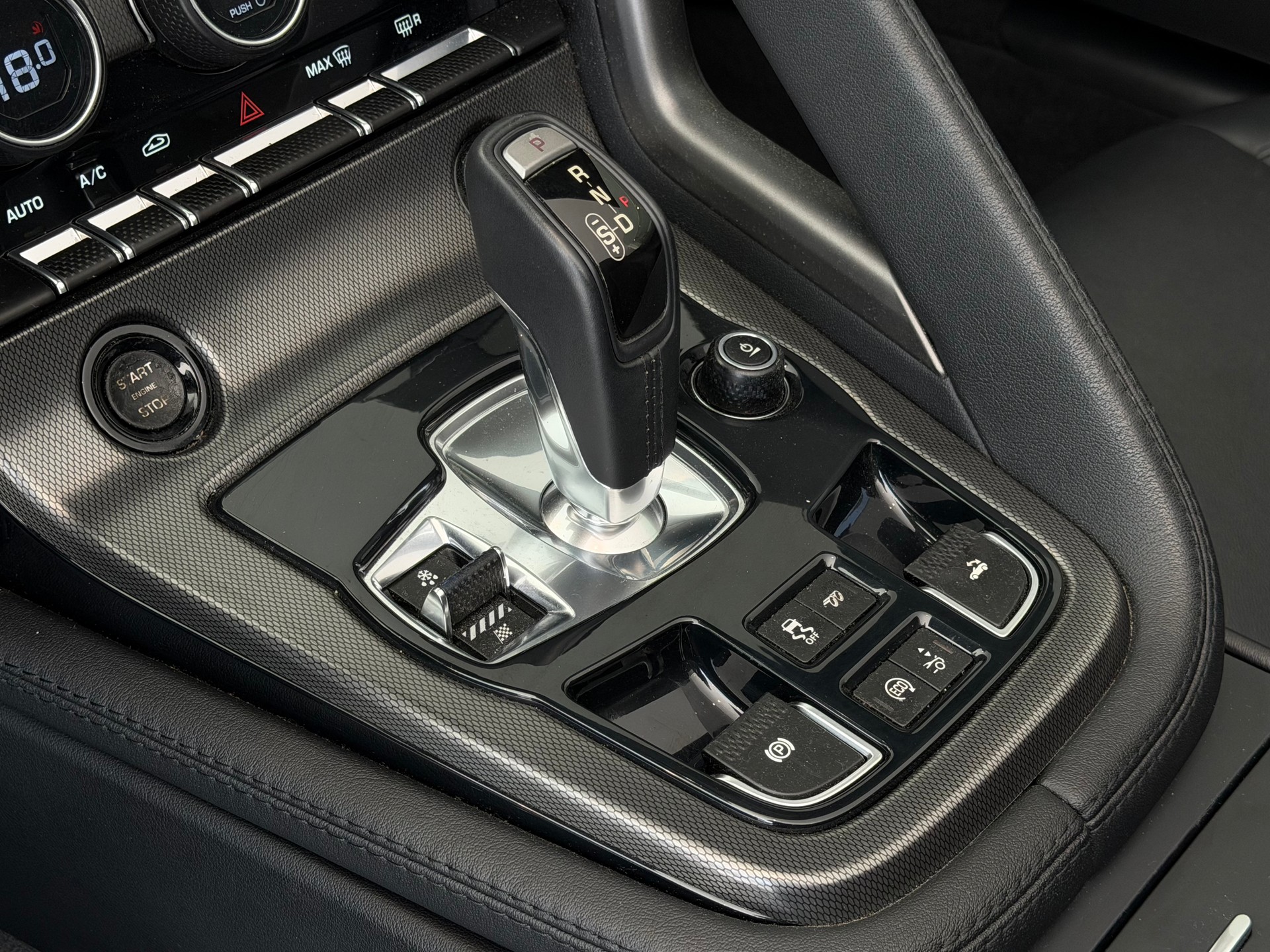 JAGUAR F-Type Convertible 3.0 V6 S/C Performance Paket **TOP Zustand**-image-19