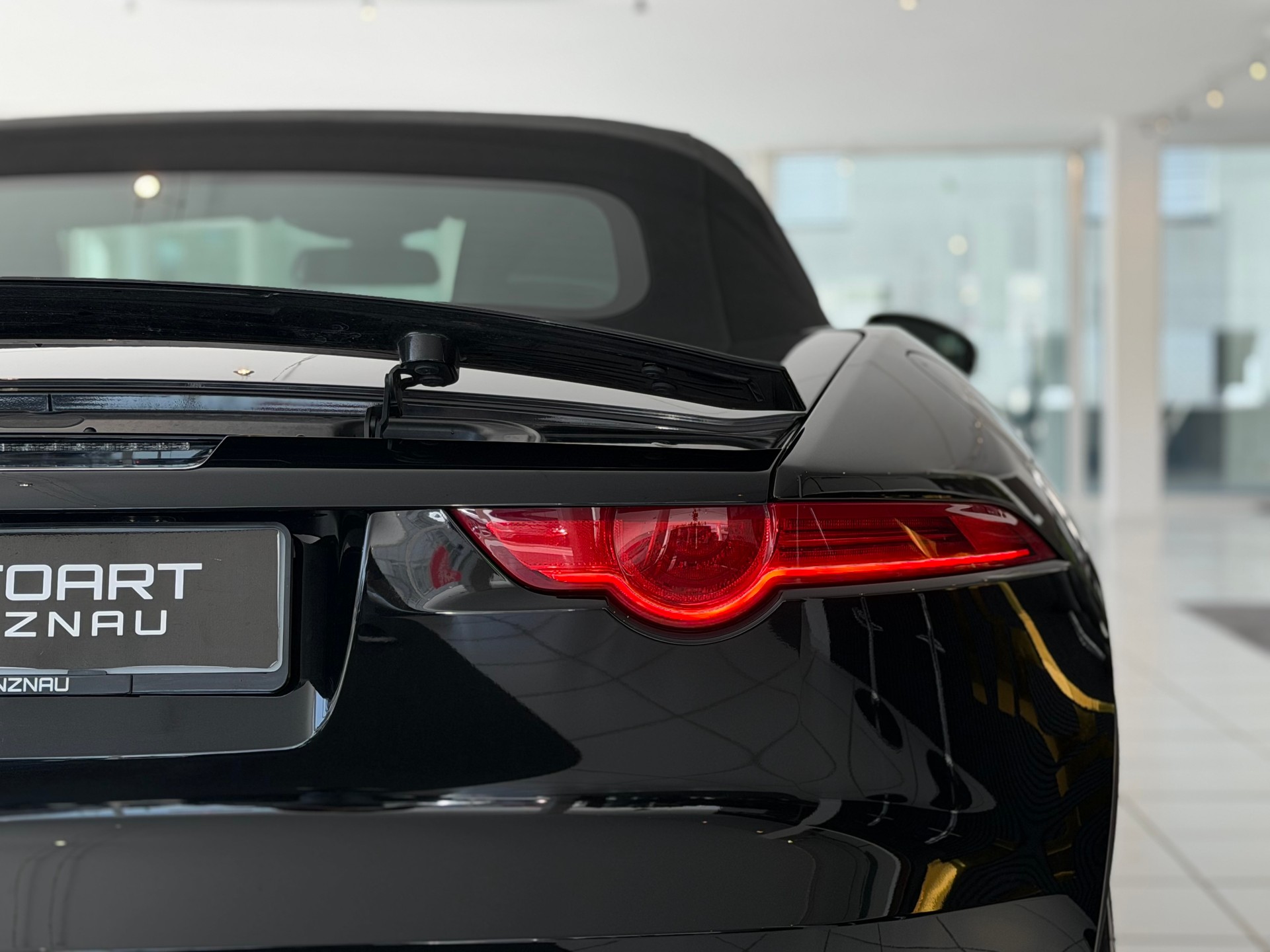 JAGUAR F-Type Convertible 3.0 V6 S/C Performance Paket **TOP Zustand**-image-29