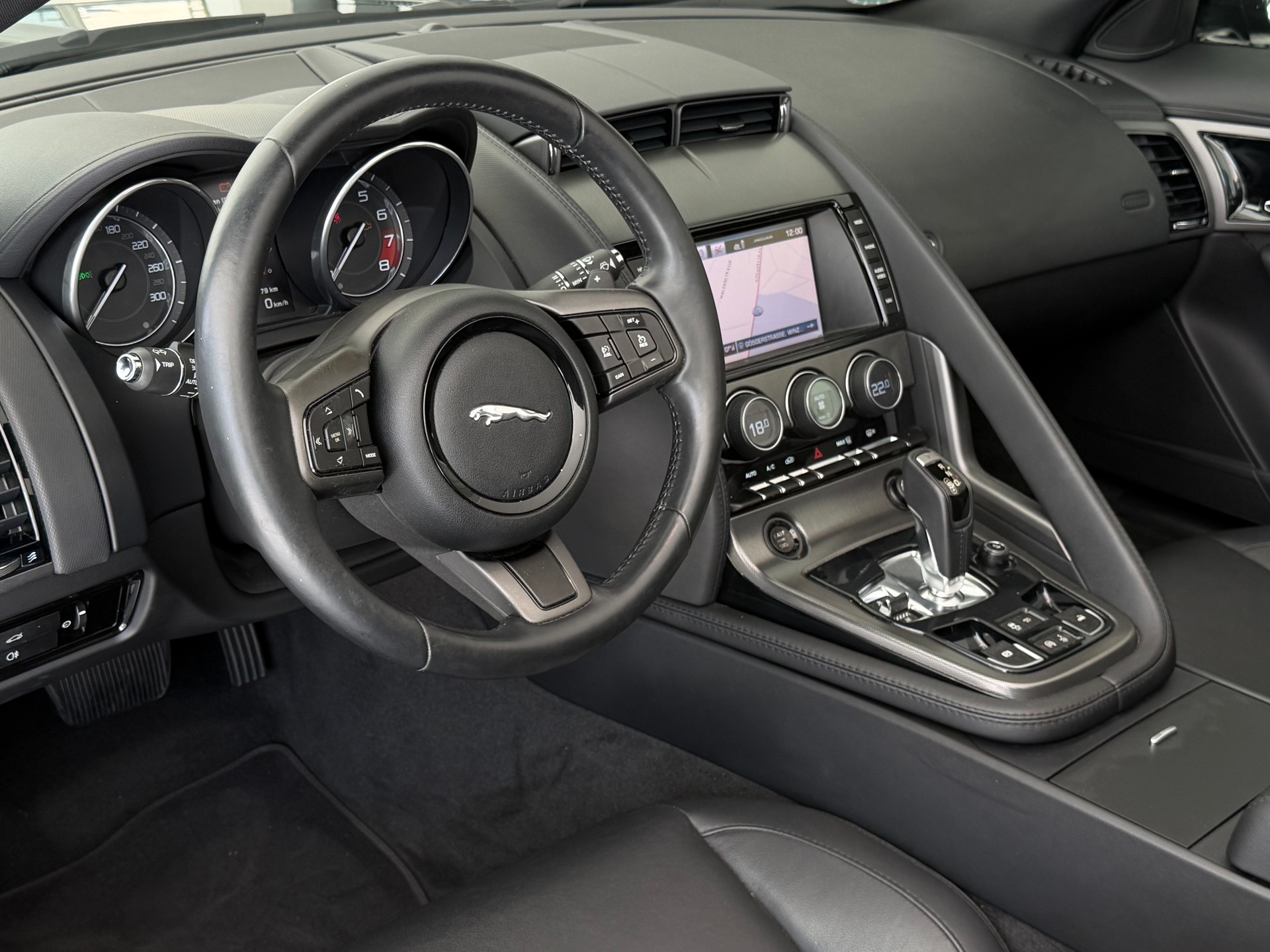 JAGUAR F-Type Convertible 3.0 V6 S/C Performance Paket **TOP Zustand**-image-13