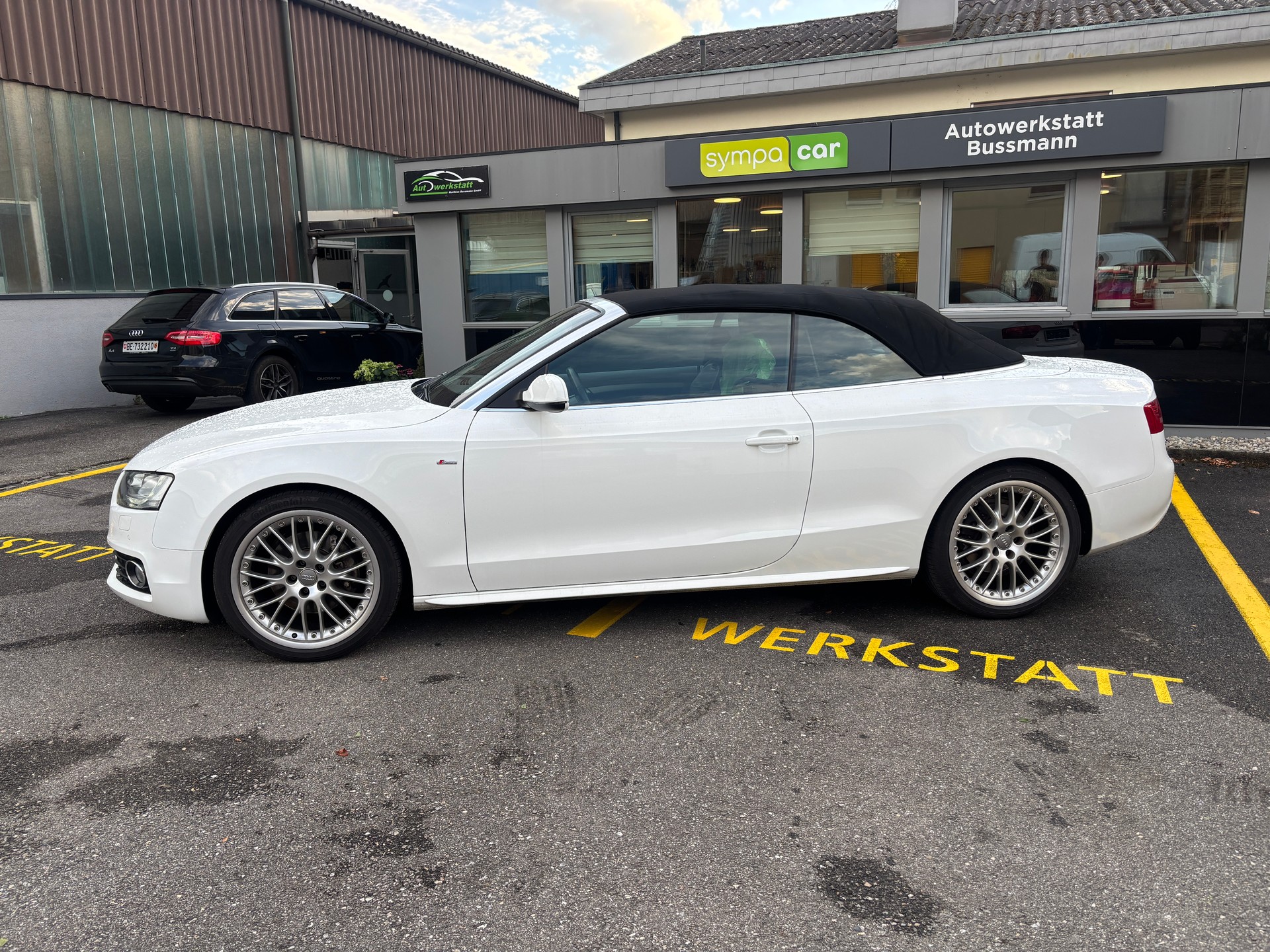 AUDI A5 Cabriolet 3.0 TDI quattro S-tronic-image-2