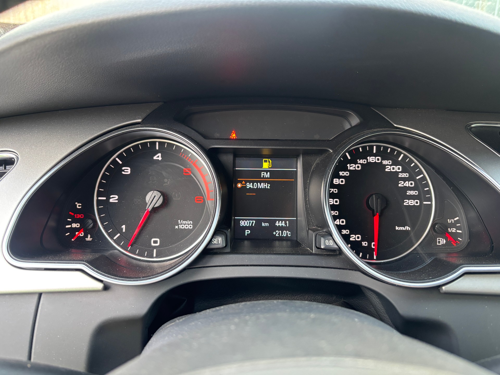 AUDI A5 Cabriolet 3.0 TDI quattro S-tronic-image-12