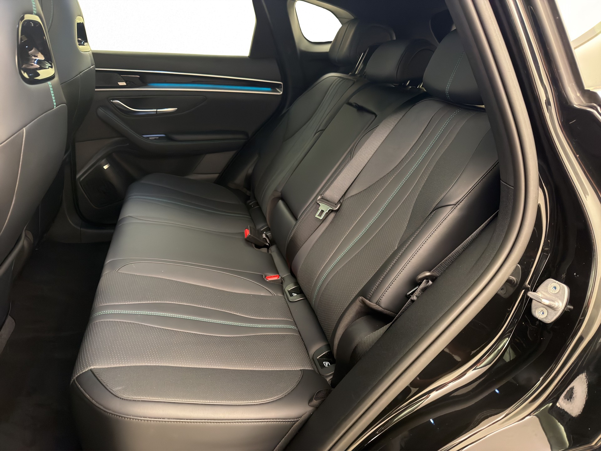 BYD Seal U DM-i Design AWD-image-11