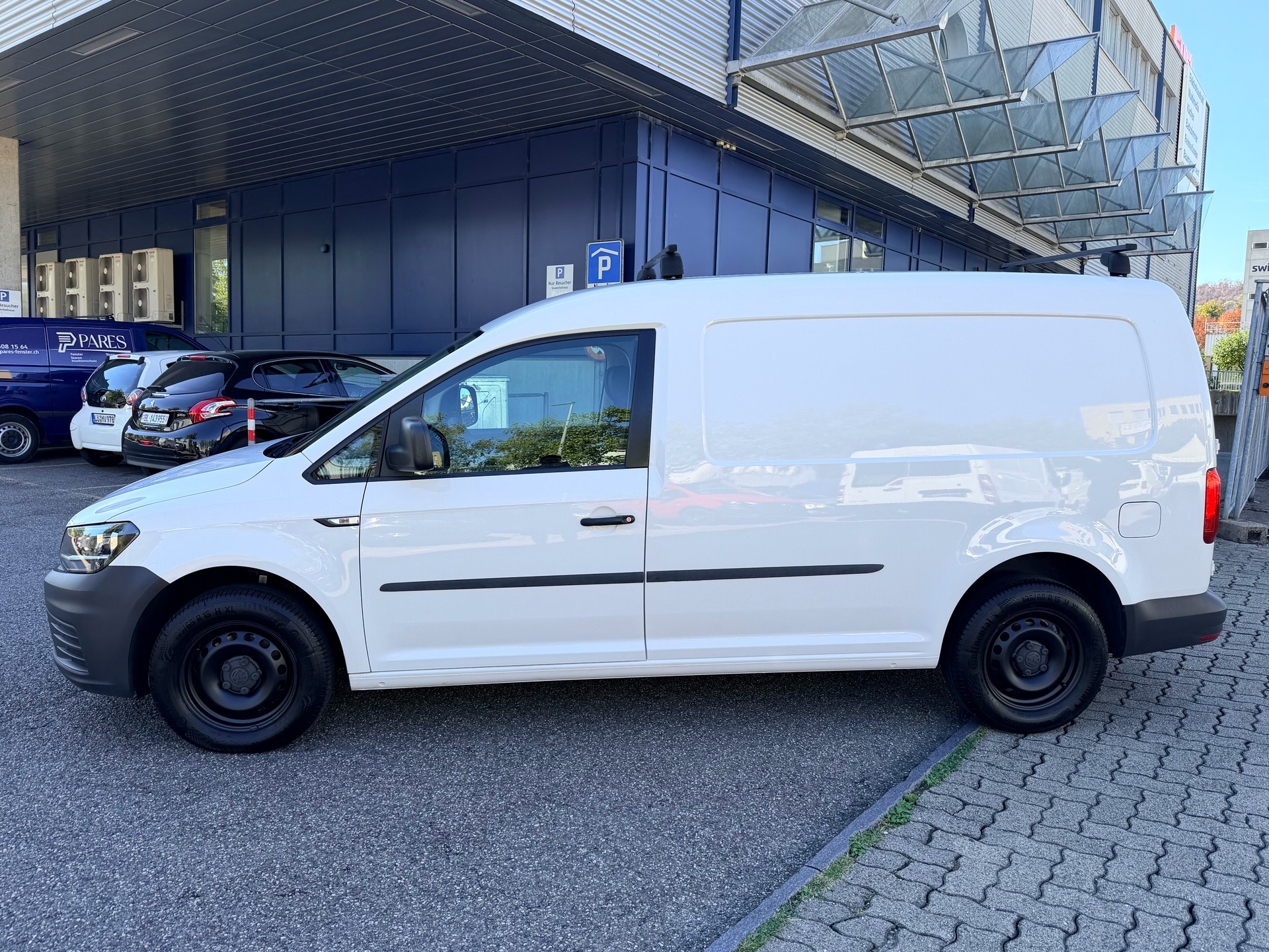 VW Caddy Maxi 2.0TDI BlueMotion Technology-image-5