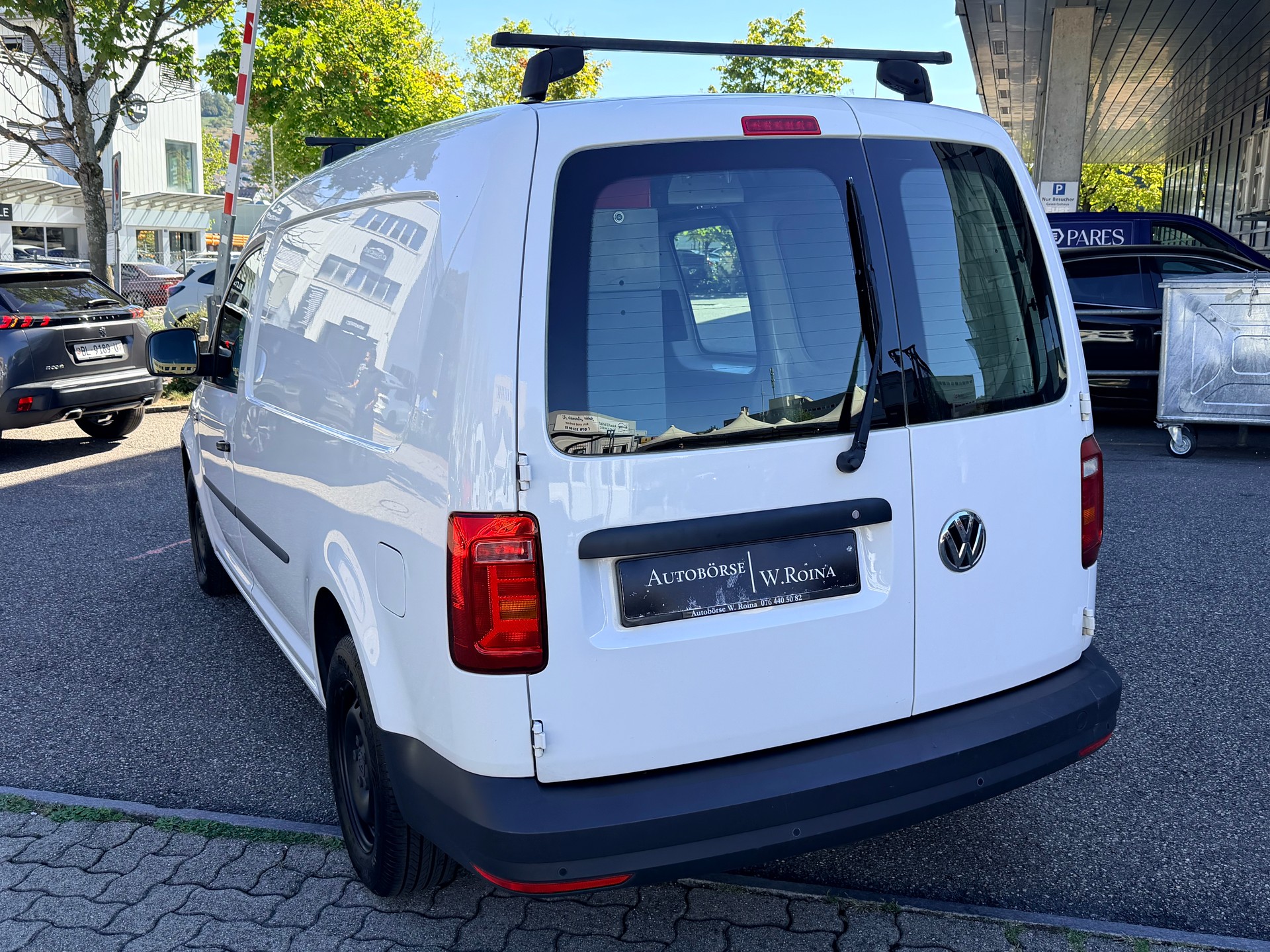 VW Caddy Maxi 2.0TDI BlueMotion Technology-image-4
