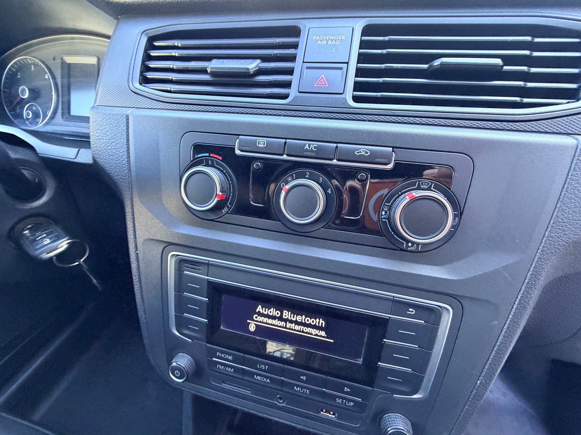 VW Caddy Maxi 2.0TDI BlueMotion Technology-image-10