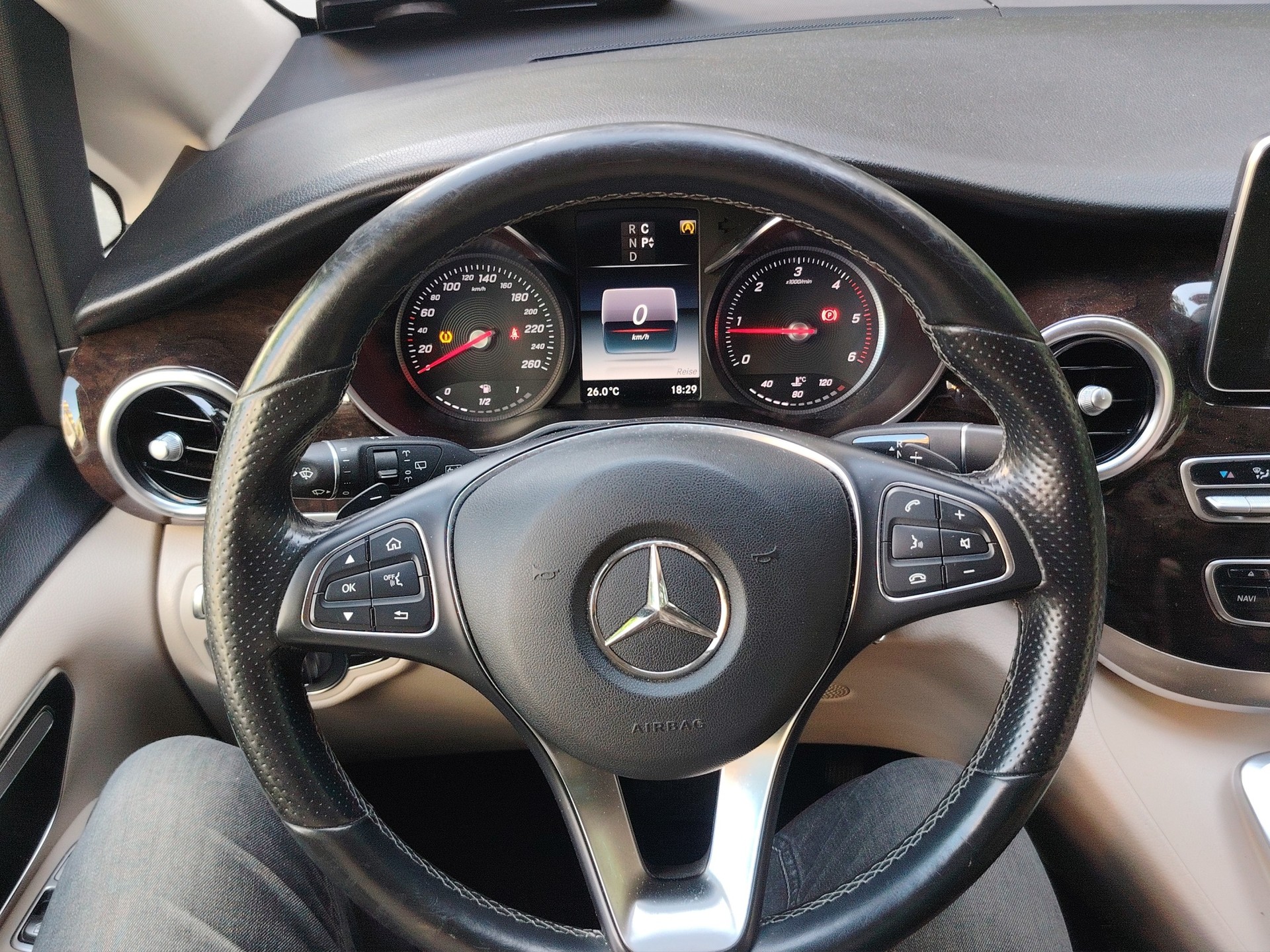 MERCEDES-BENZ V 250 d extralang 4Matic 7G-Tronic-image-14