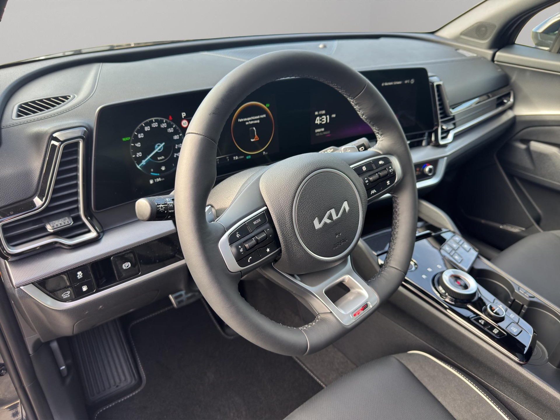KIA Sportage 1.6 T-GDi PHEV GT-Line-image-4