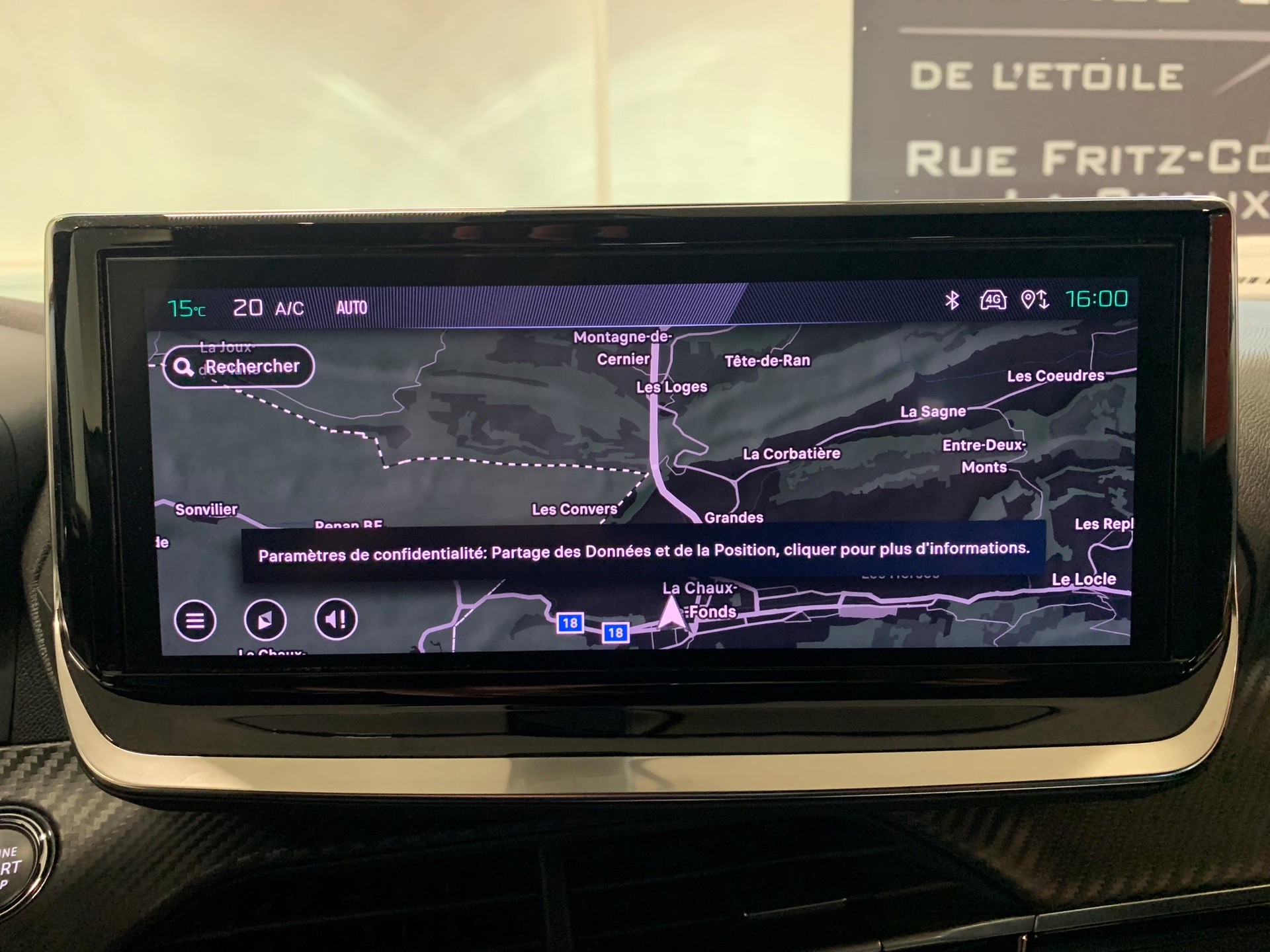 PEUGEOT 2008 1.2 PureTech Allure-image-14